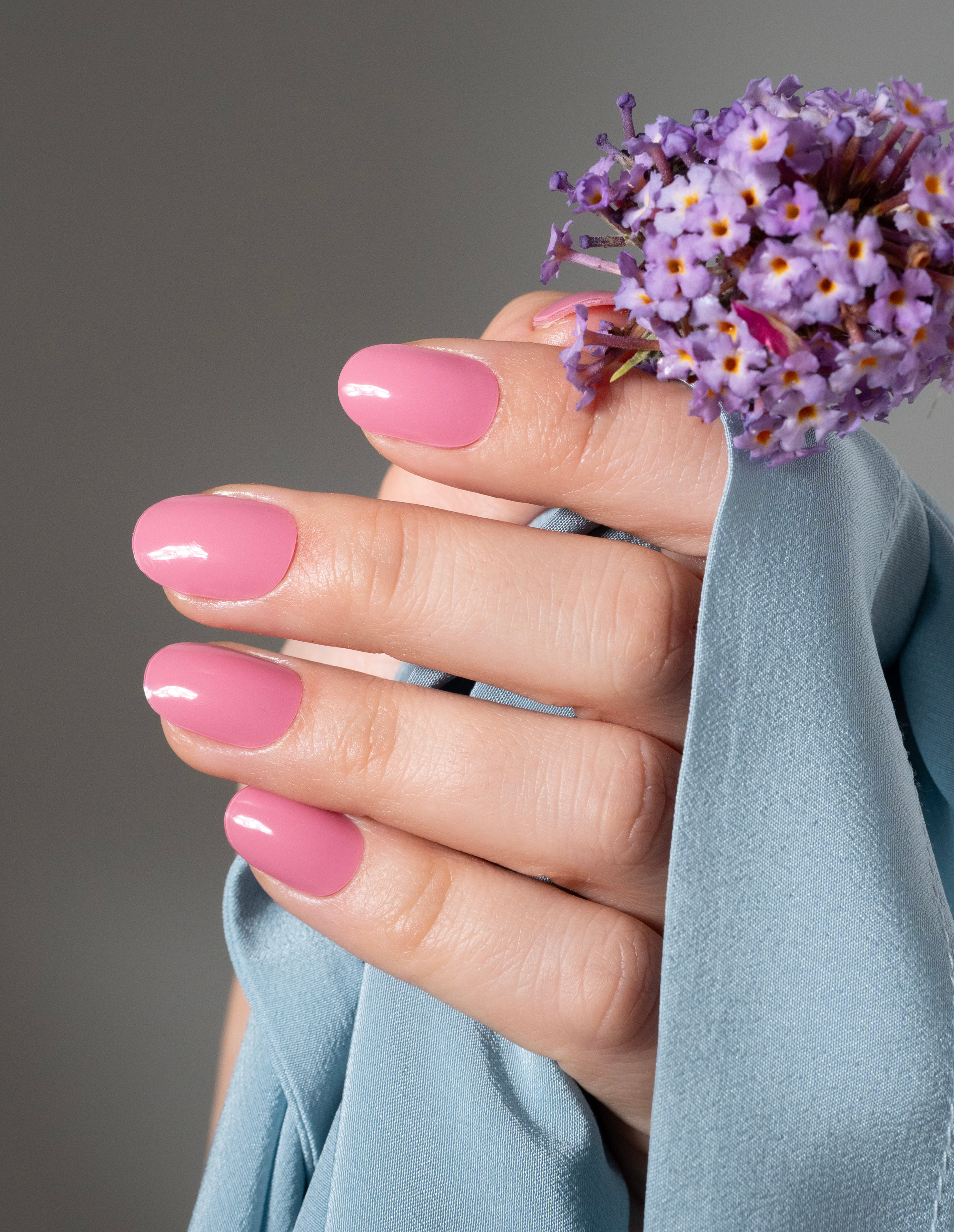 miss-sophie-first-kiss-uv-gel-nagelfolien-zartrosa image 3