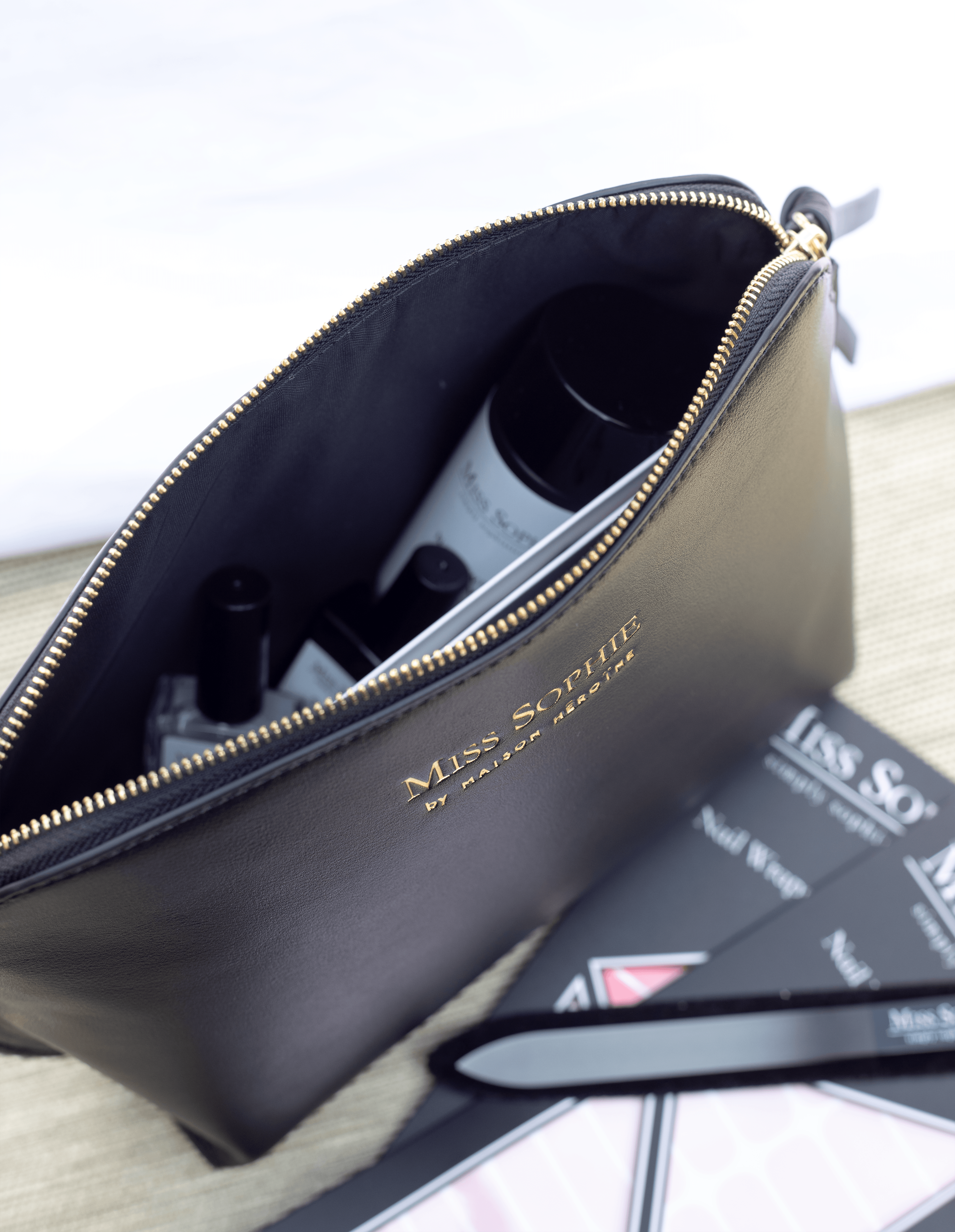 miss-sophie-x-maison-heroine-beauty-bag-manik-re-tasche image 2