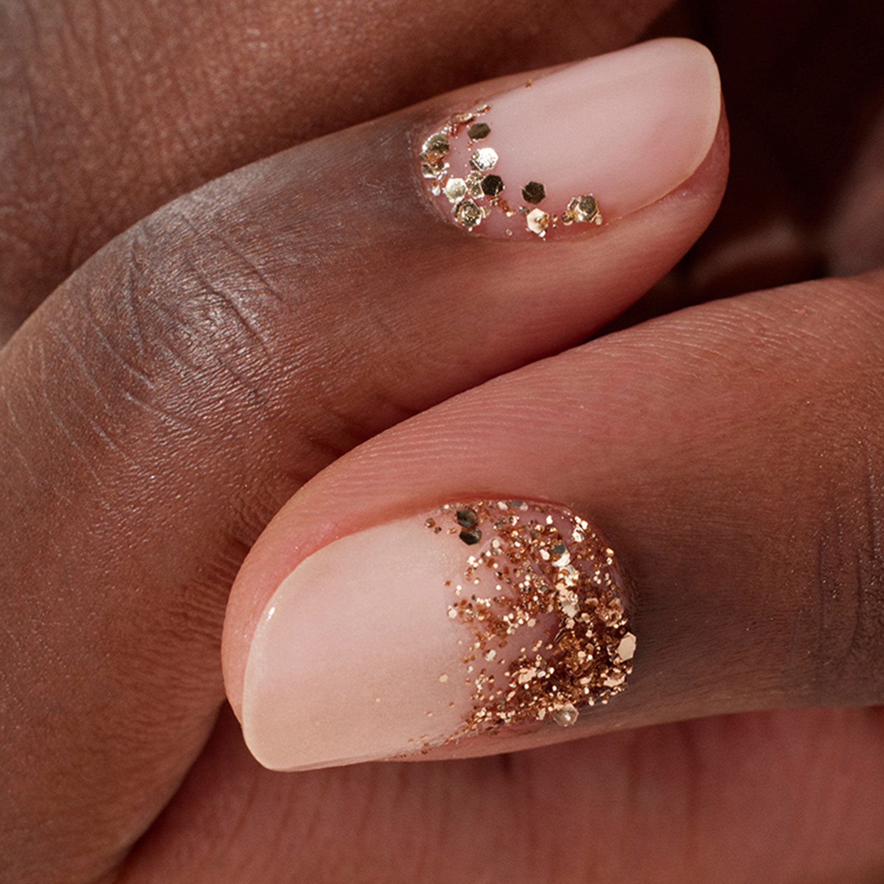 manucurist-biologisch-abbaubare-pailletten-rose-gold-nagelglitzer image 5