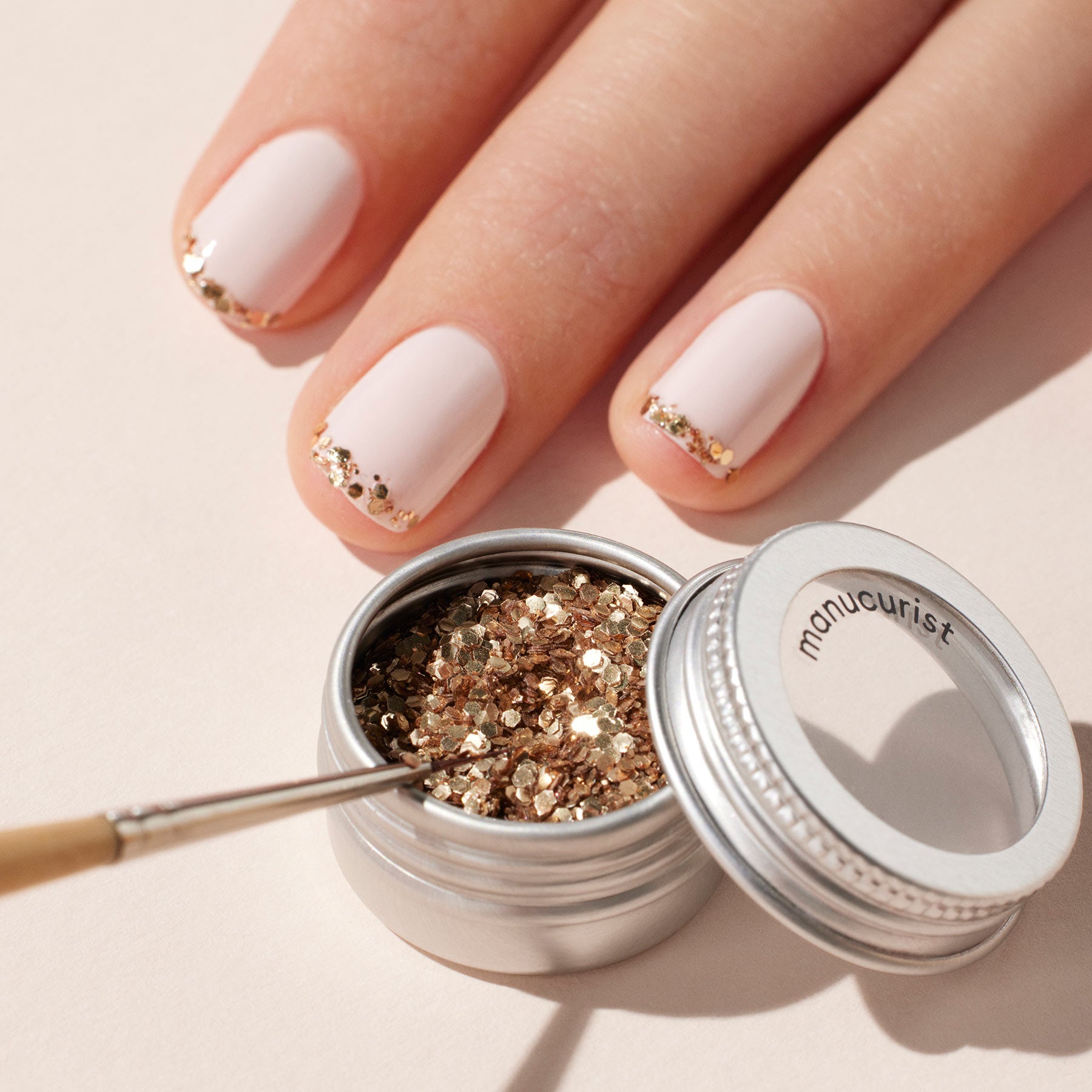 manucurist-biologisch-abbaubare-pailletten-rose-gold-nagelglitzer image 2