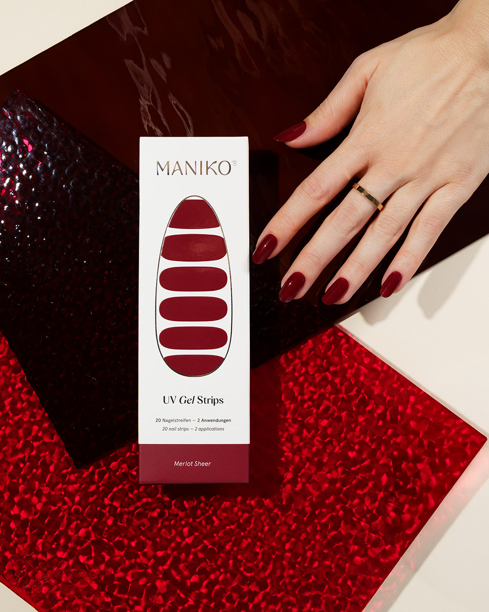 maniko-merlot-sheer-uv-uv-gel-strips image 5