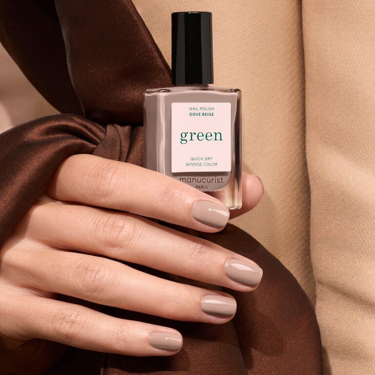 manucurist-dove-beige-green-nagellack image 4