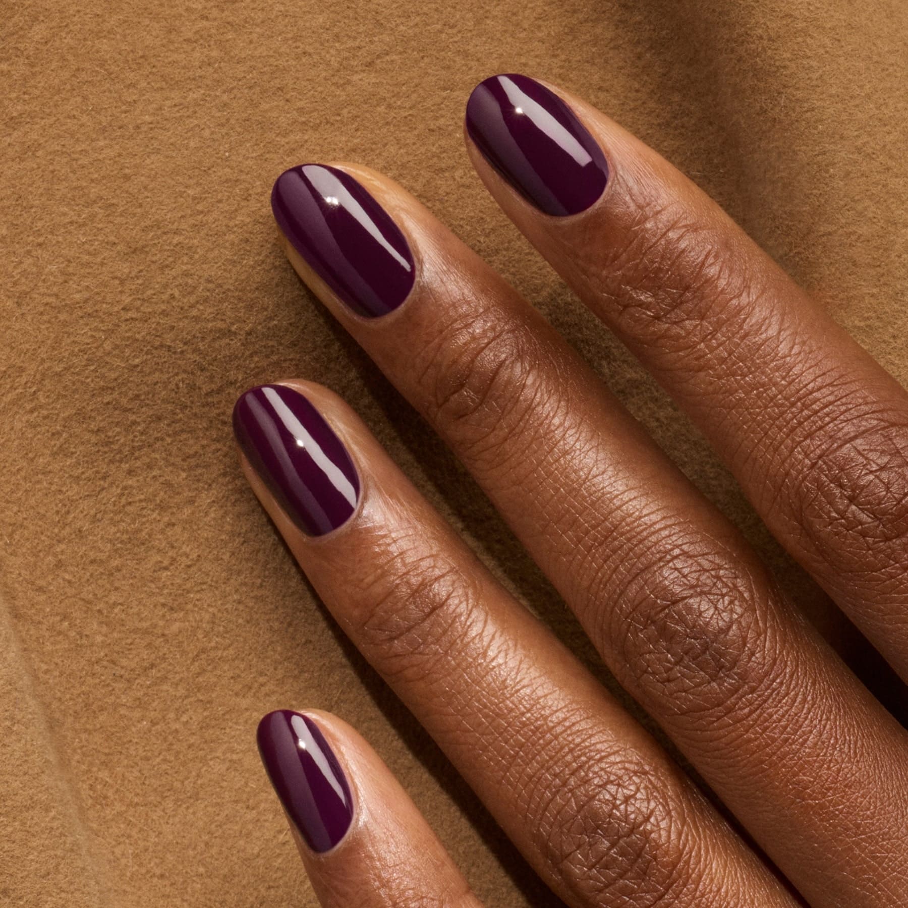 manucurist-green-nagellack-aubergine-dunkelviolett image 3