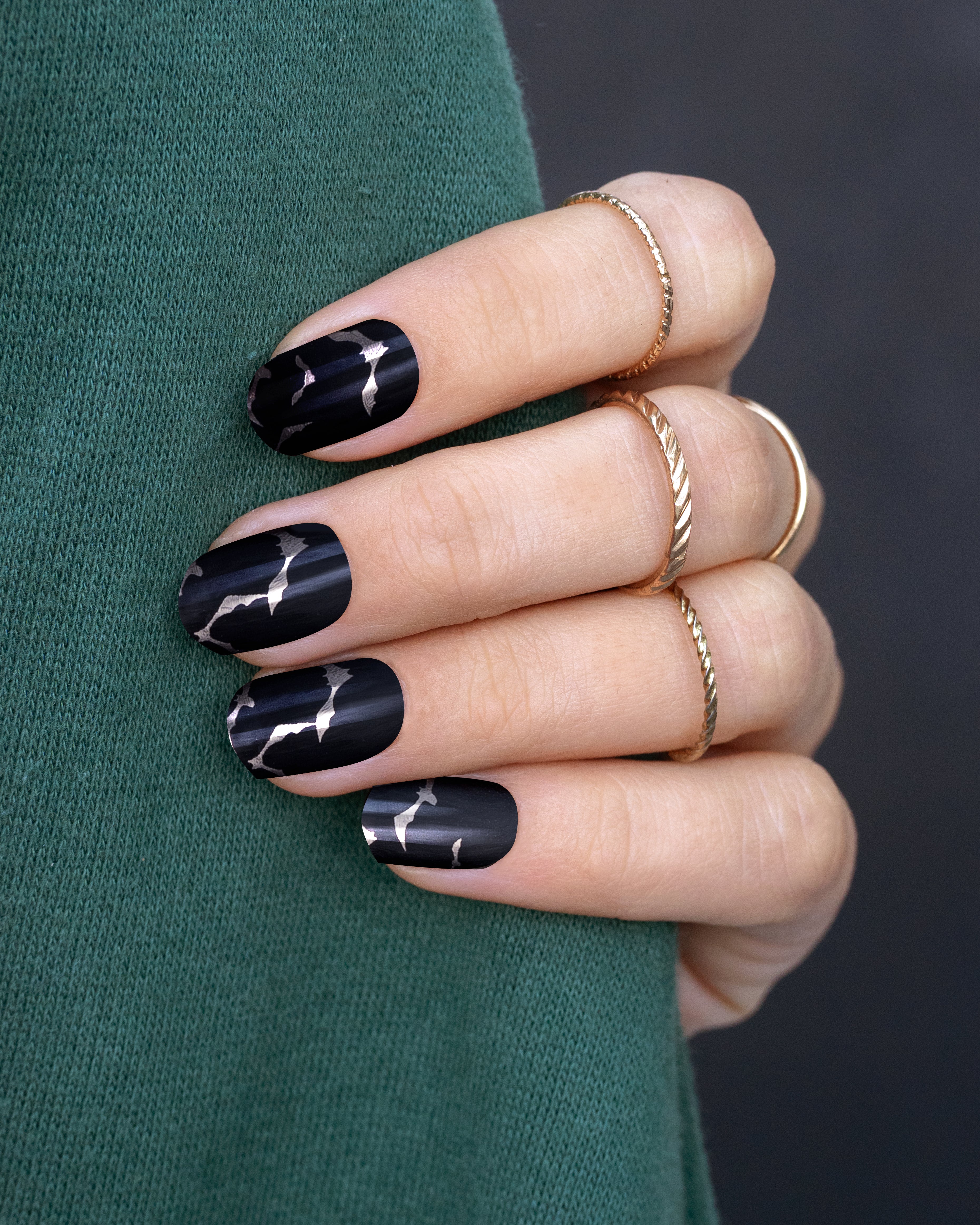 miss-sophie-black-bats-uv-gel-wraps-halloween-schwarz image 4