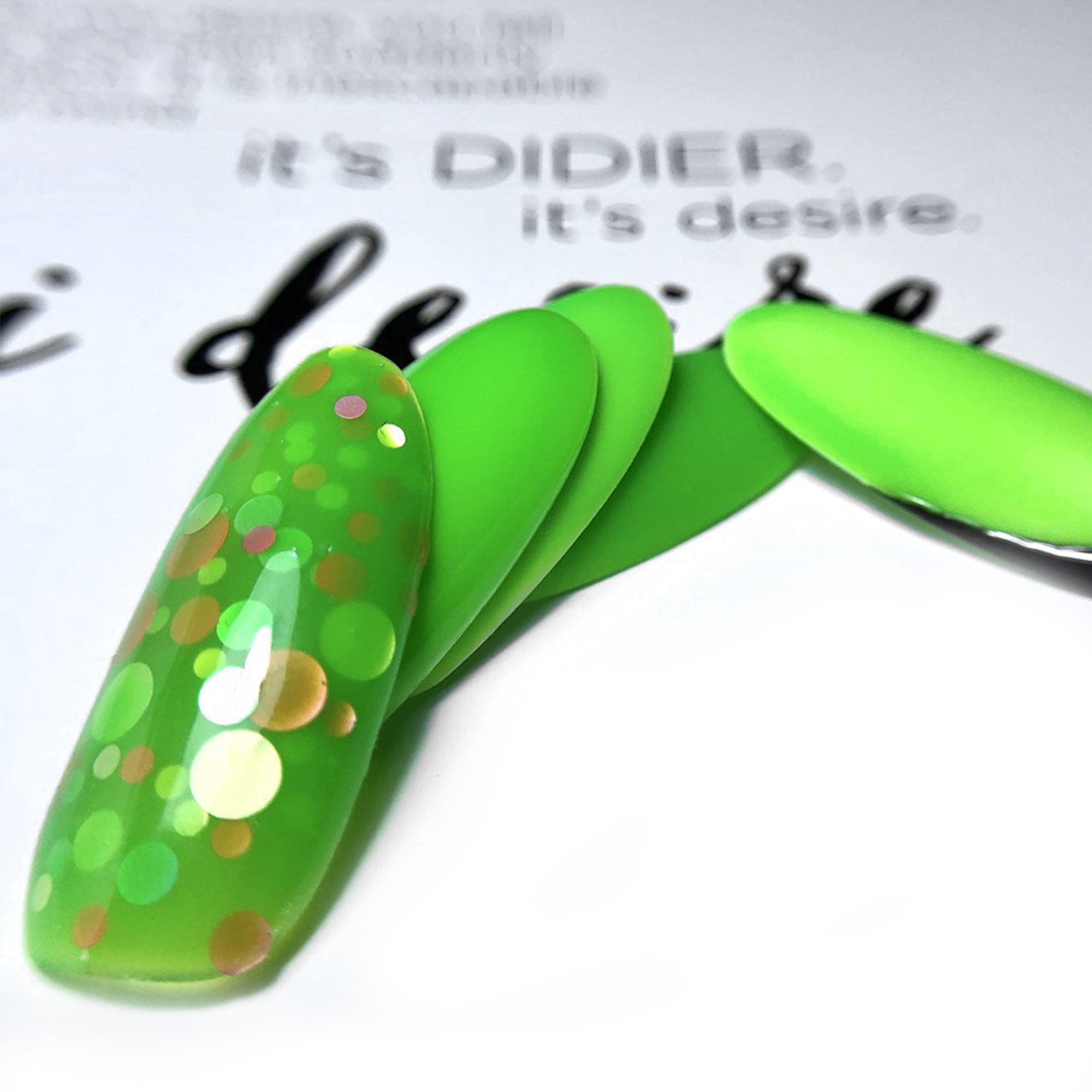 studios-didier-uv-nagellack-neon-green-tpo-frei-8-ml image 5