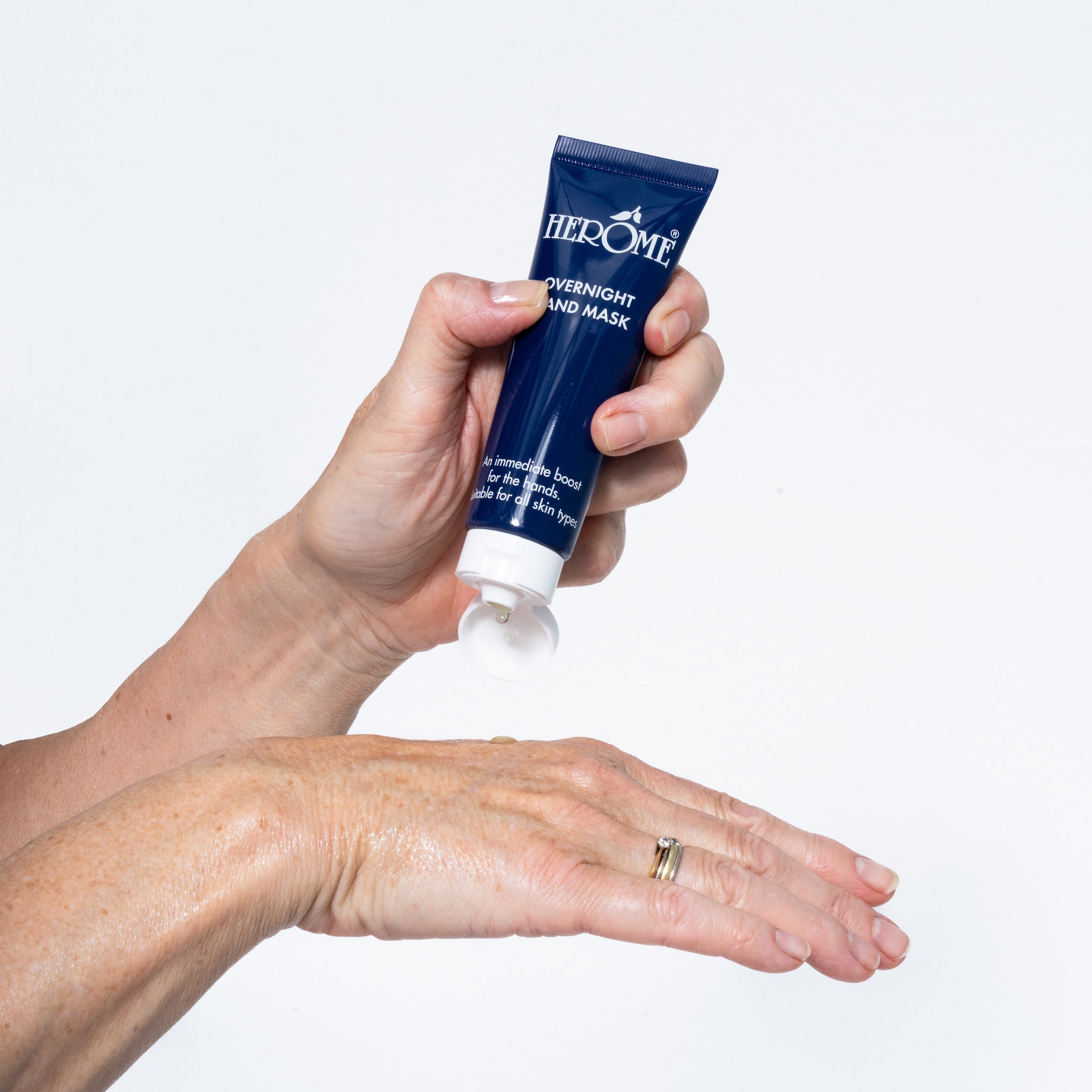her-me-overnight-handmaske-nachtpflege image 2