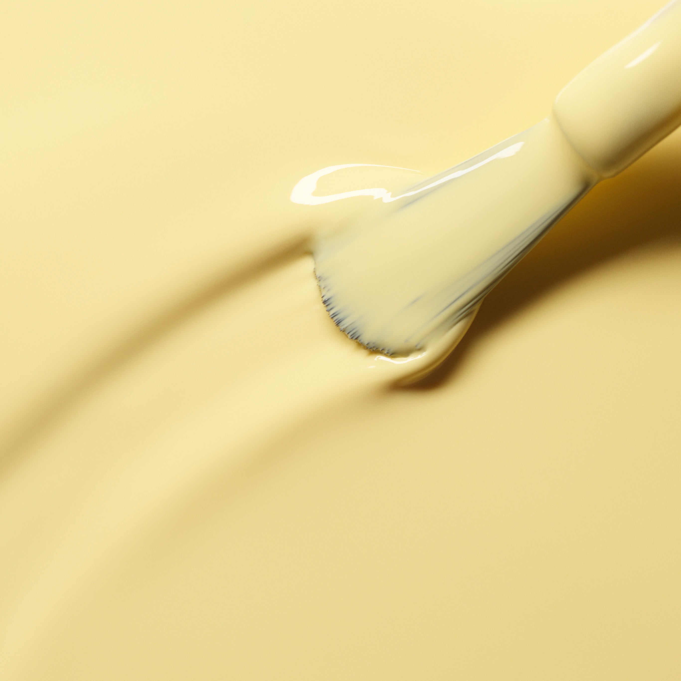 manucurist-green-mimosa-nagellack-pastellgelb image 4
