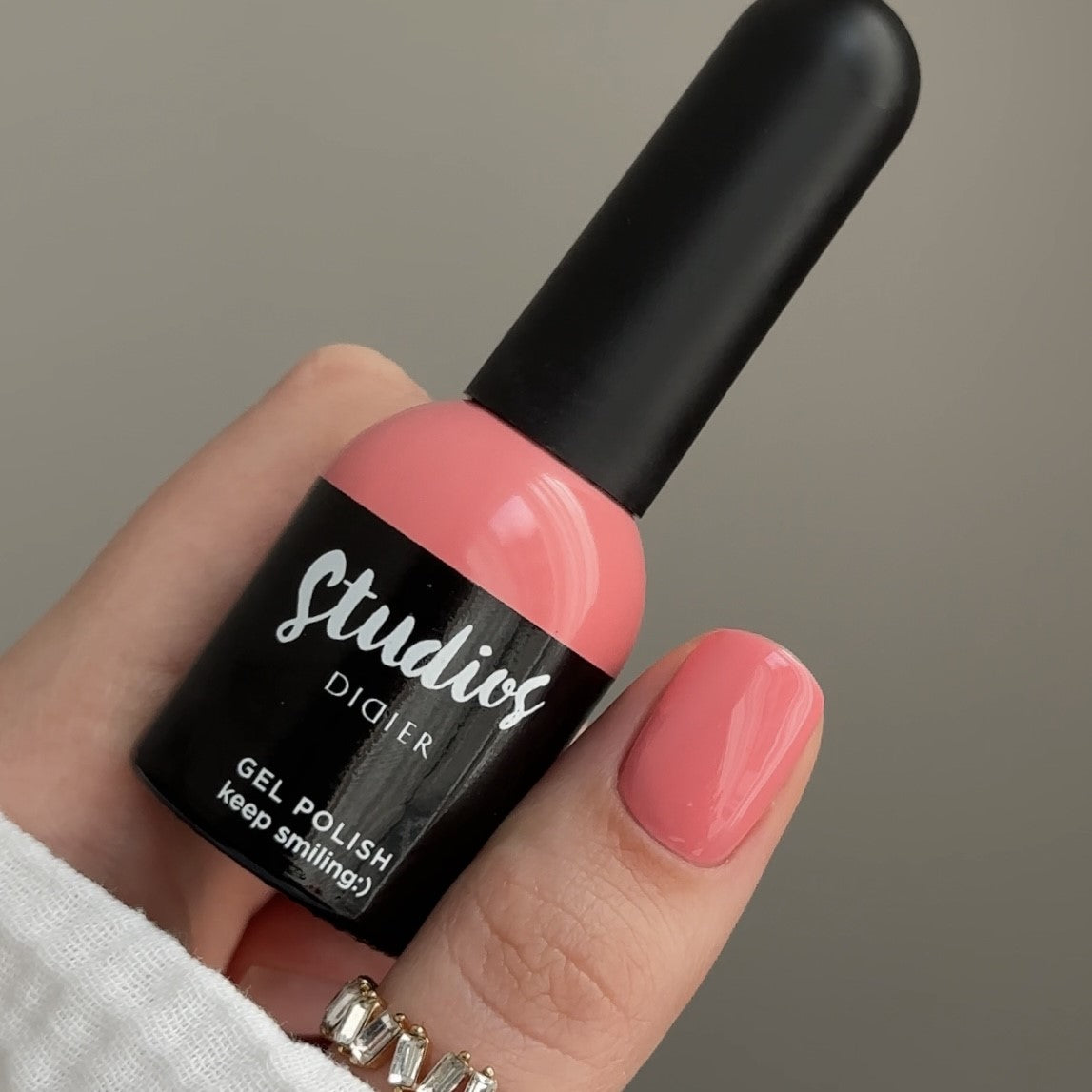 didier-lab-studios-didier-uv-nagellack-keep-smiling-hema-tpo-frei-8-ml image 7