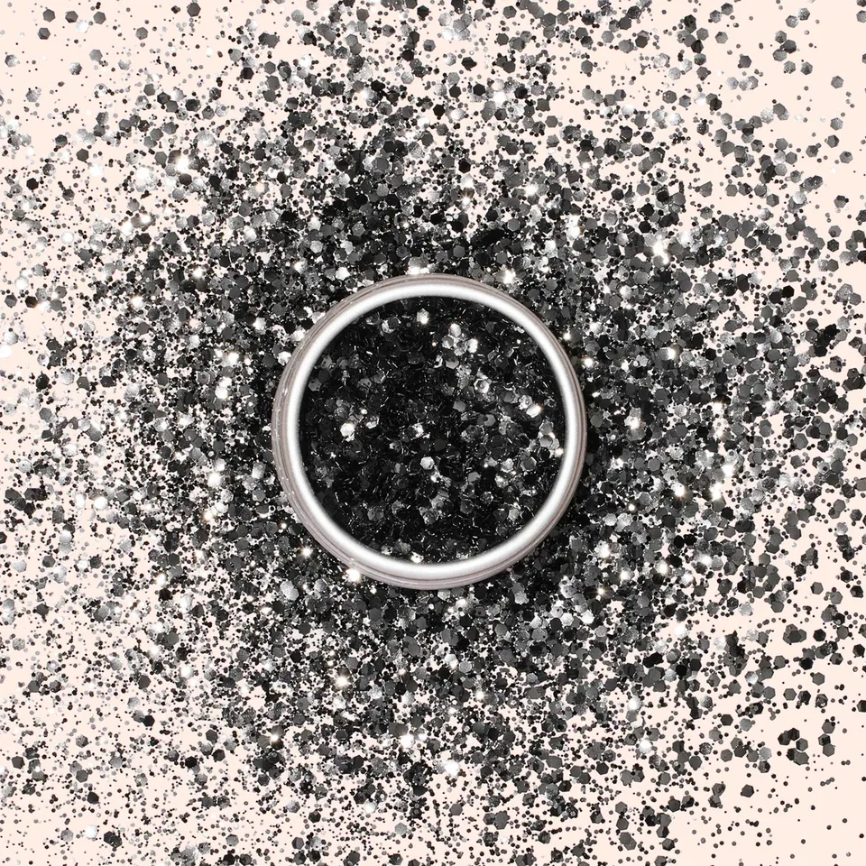 manucurist-biologisch-abbaubare-pailletten-black-diamond-nagelglitzer image 1