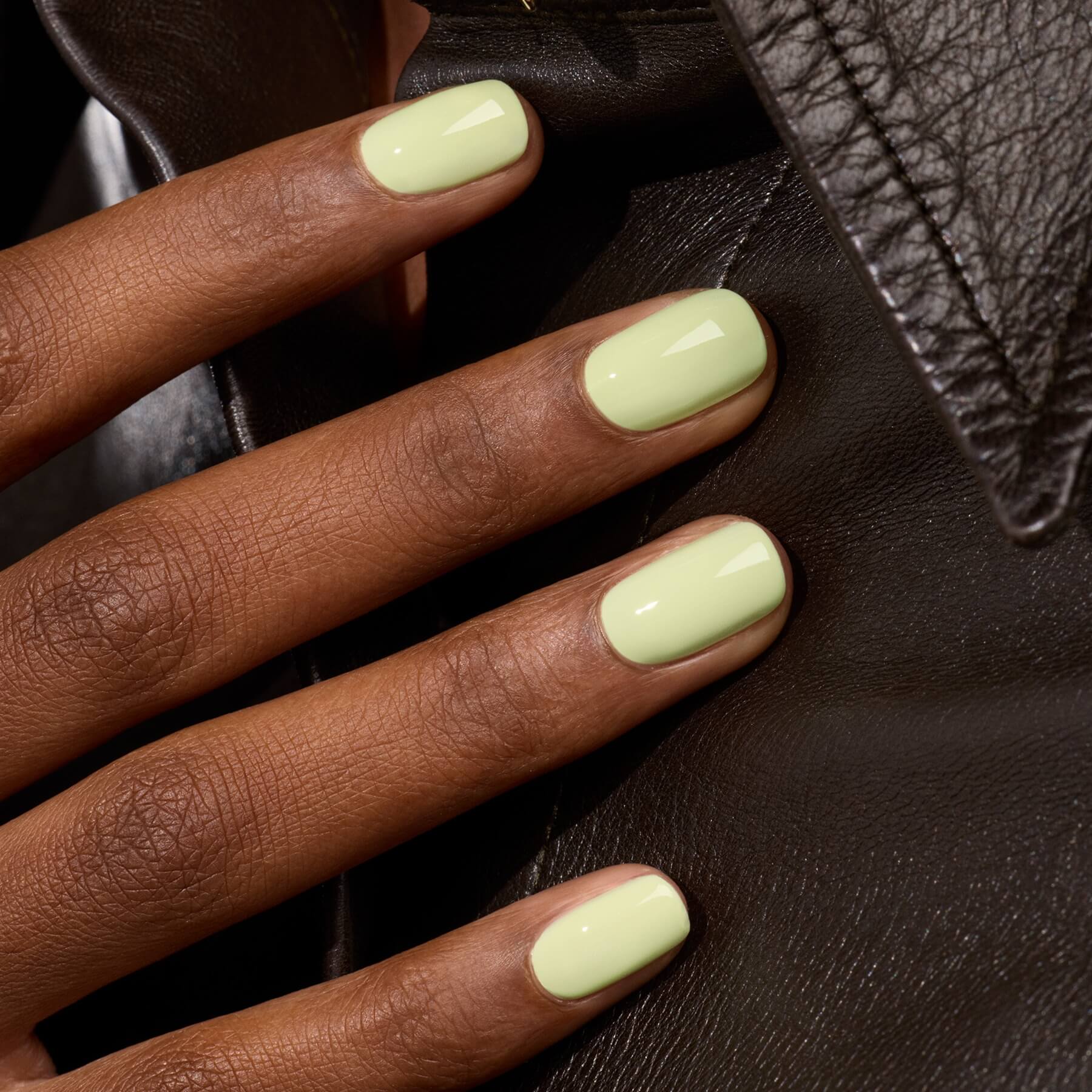 manucurist-green-pistachio-nagellack-blasses-gr-n-gelbunterton image 2