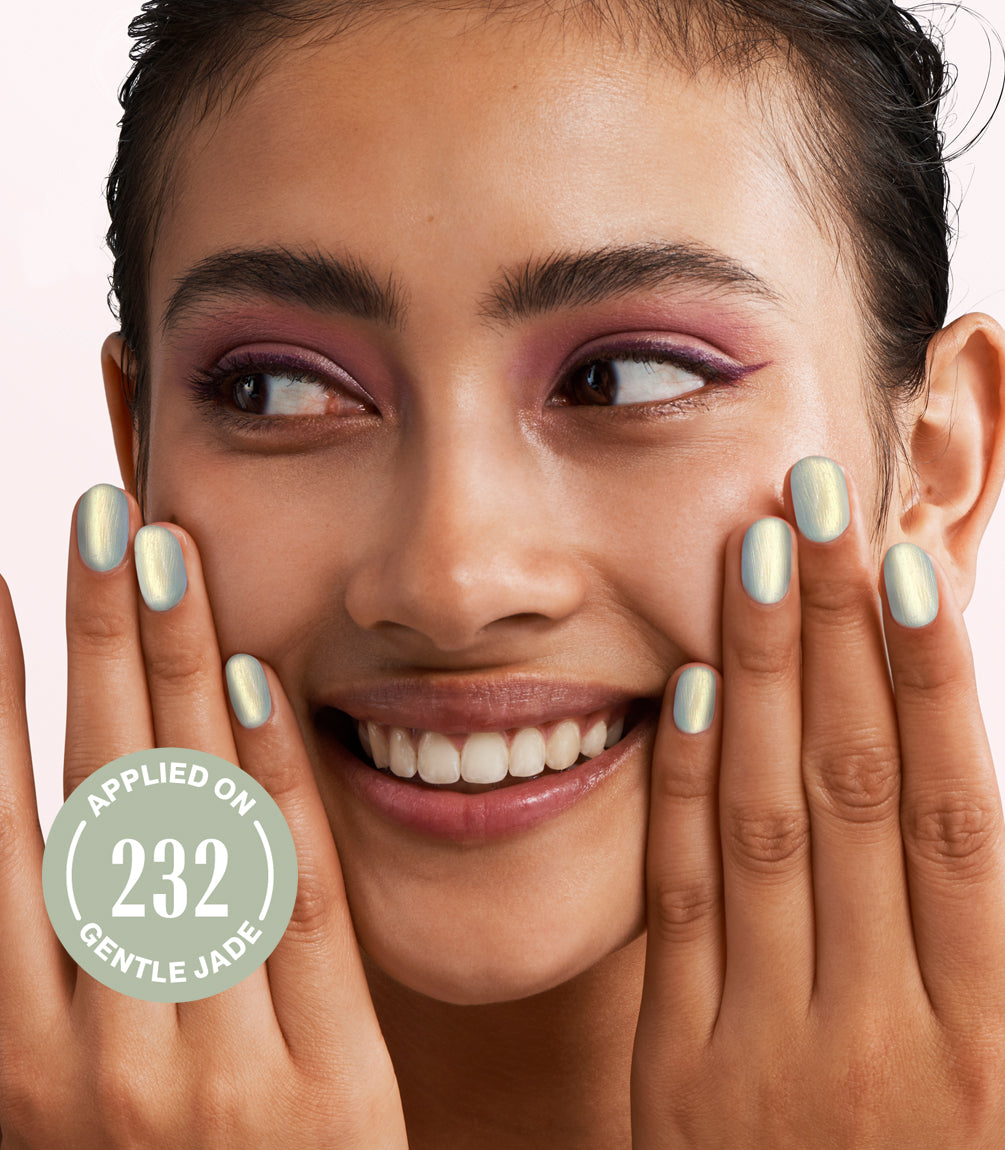pink-gellac-effect-coat-glowing-gold-topcoat image 3