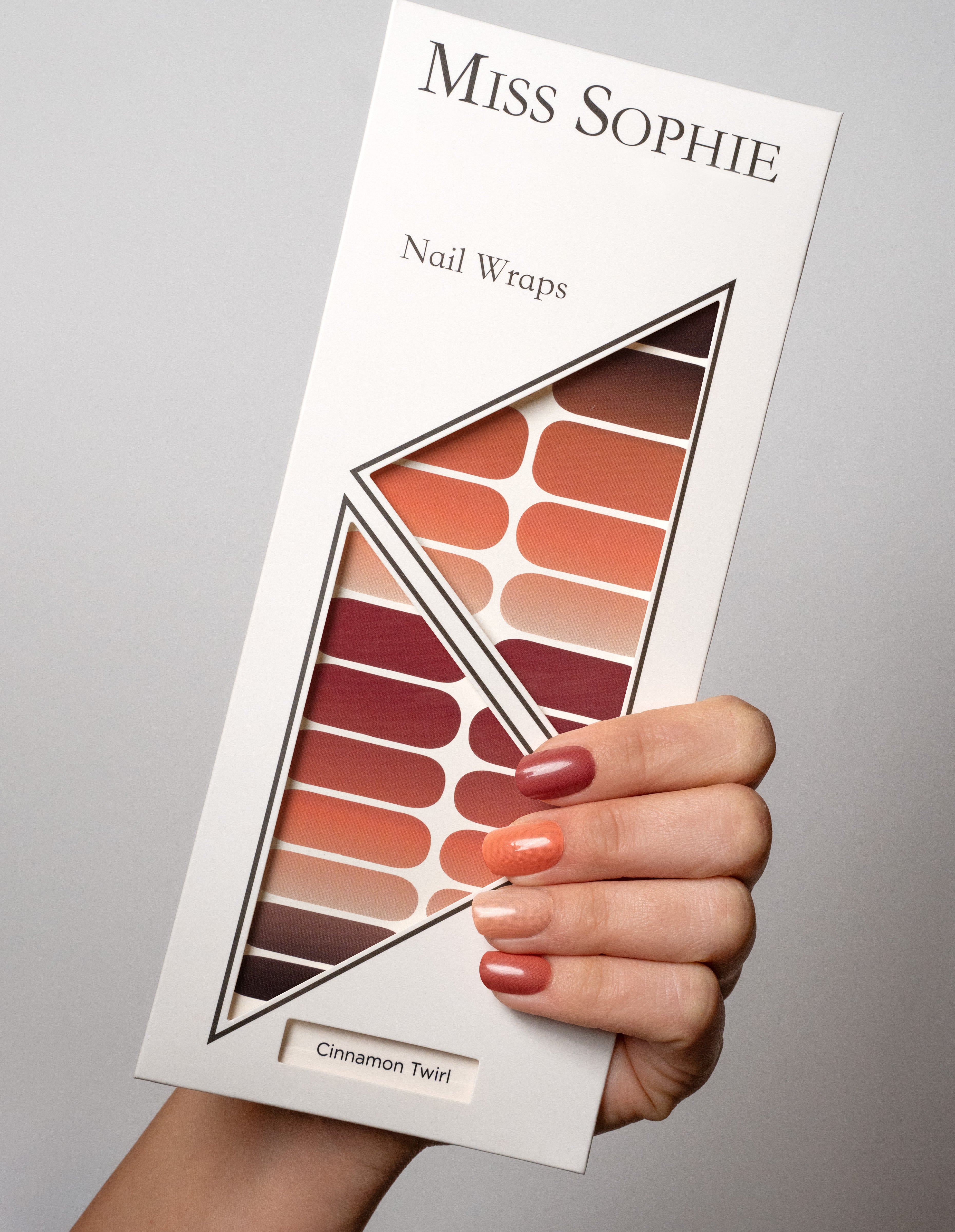 miss-sophie-cinnamon-twirl-nagelfolien-herbst-farbverlauf image 5