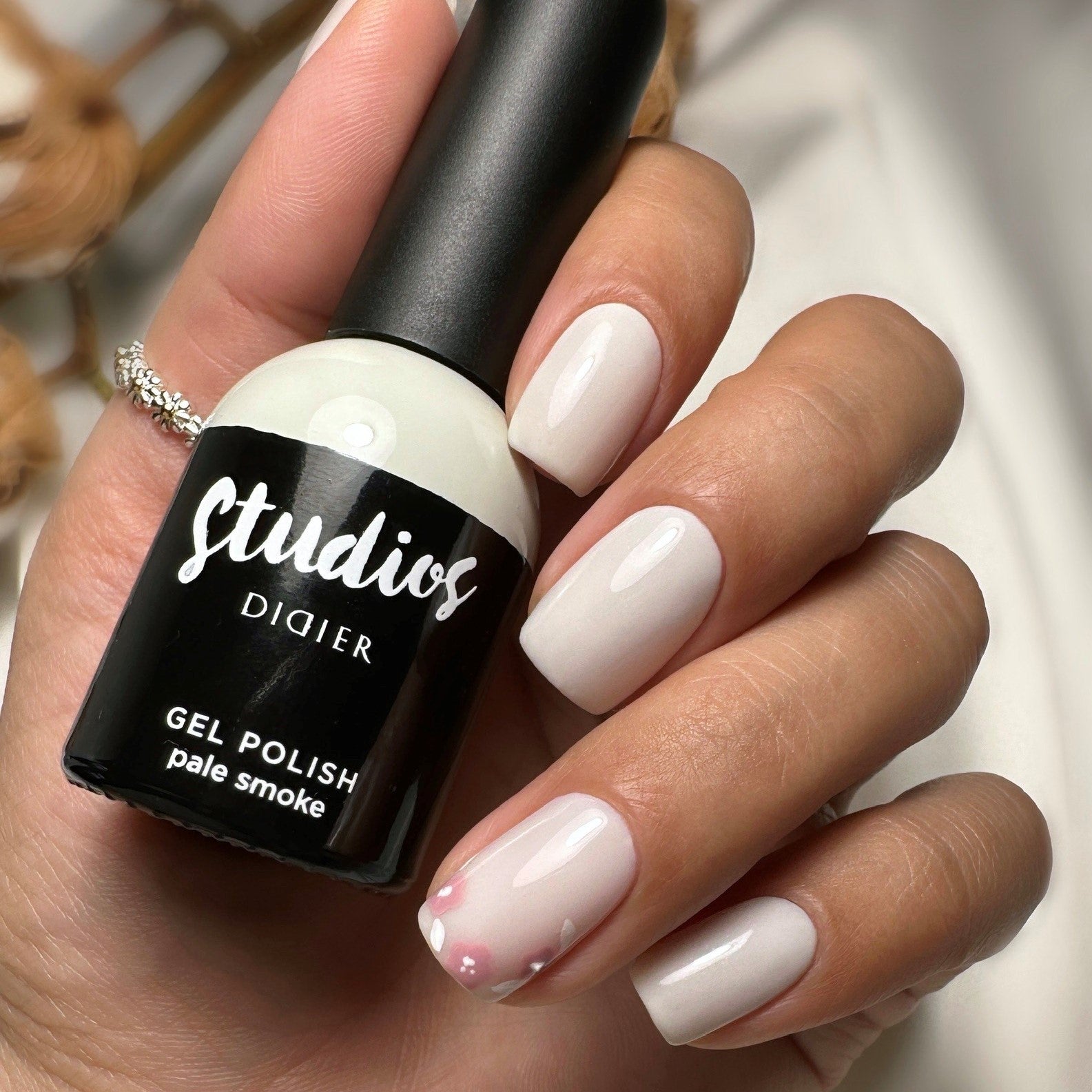 didier-lab-studios-didier-uv-nagellack-pale-smoke-8-ml-hema-tpo-frei image 6