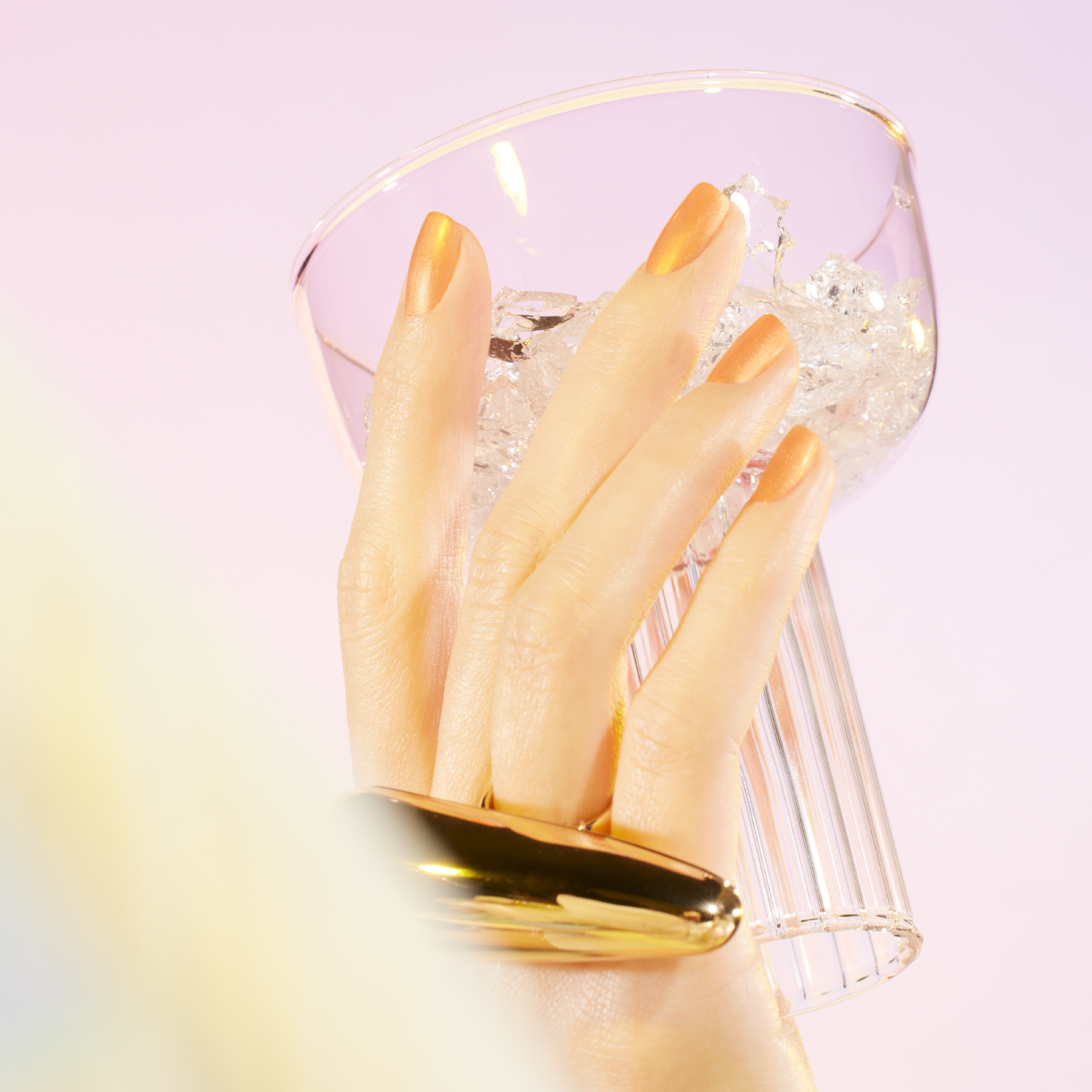 manucurist-green-nagellack-pamplemousse-perlmutt-orange image 3