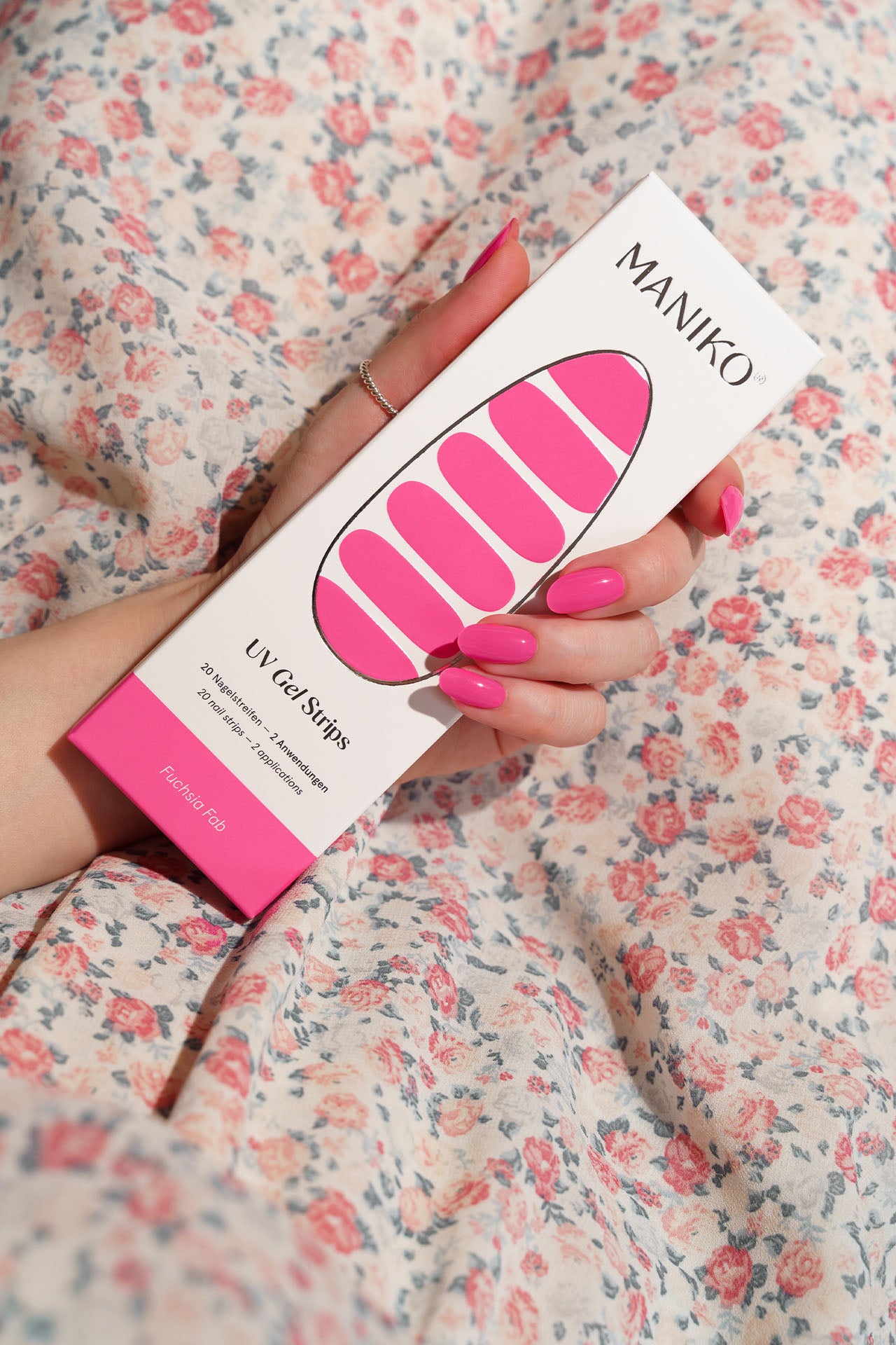 maniko-fuchsia-fab-uv-gel-strips image 5