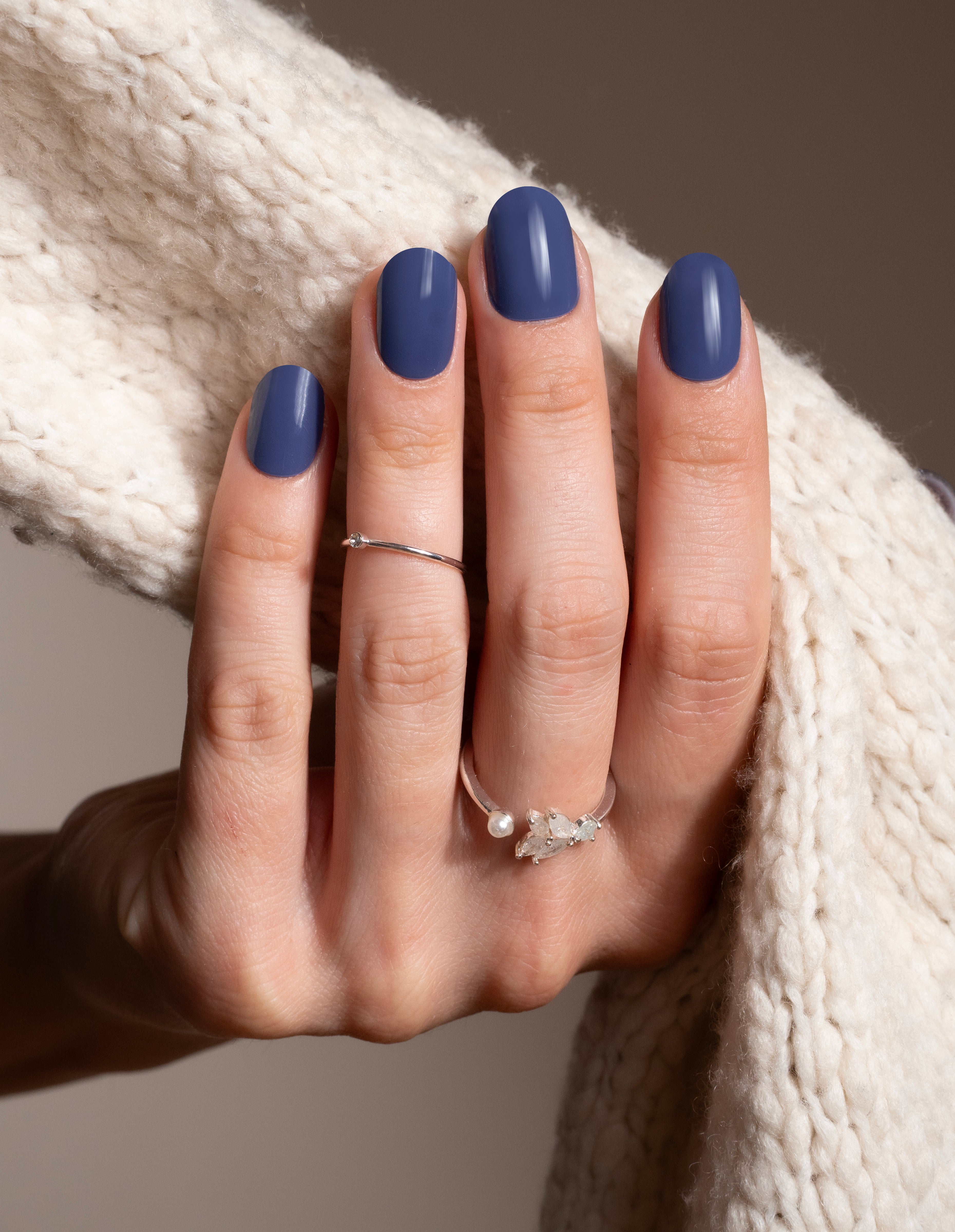 miss-sophie-atlantis-uv-uv-gel-nagelfolien-in-tiefblau image 3