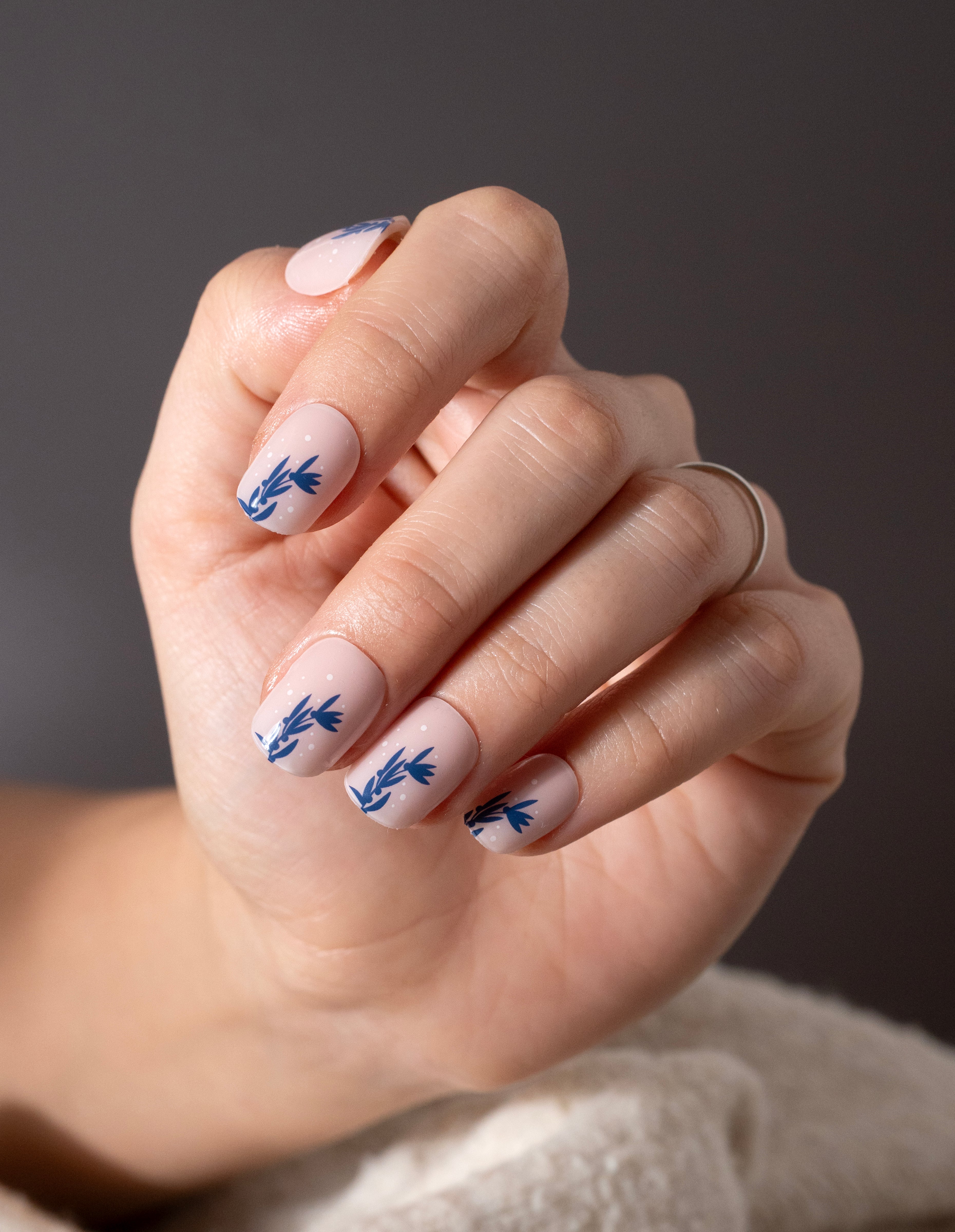 miss-sophie-snowflower-uv-gel-nagelfolien image 2