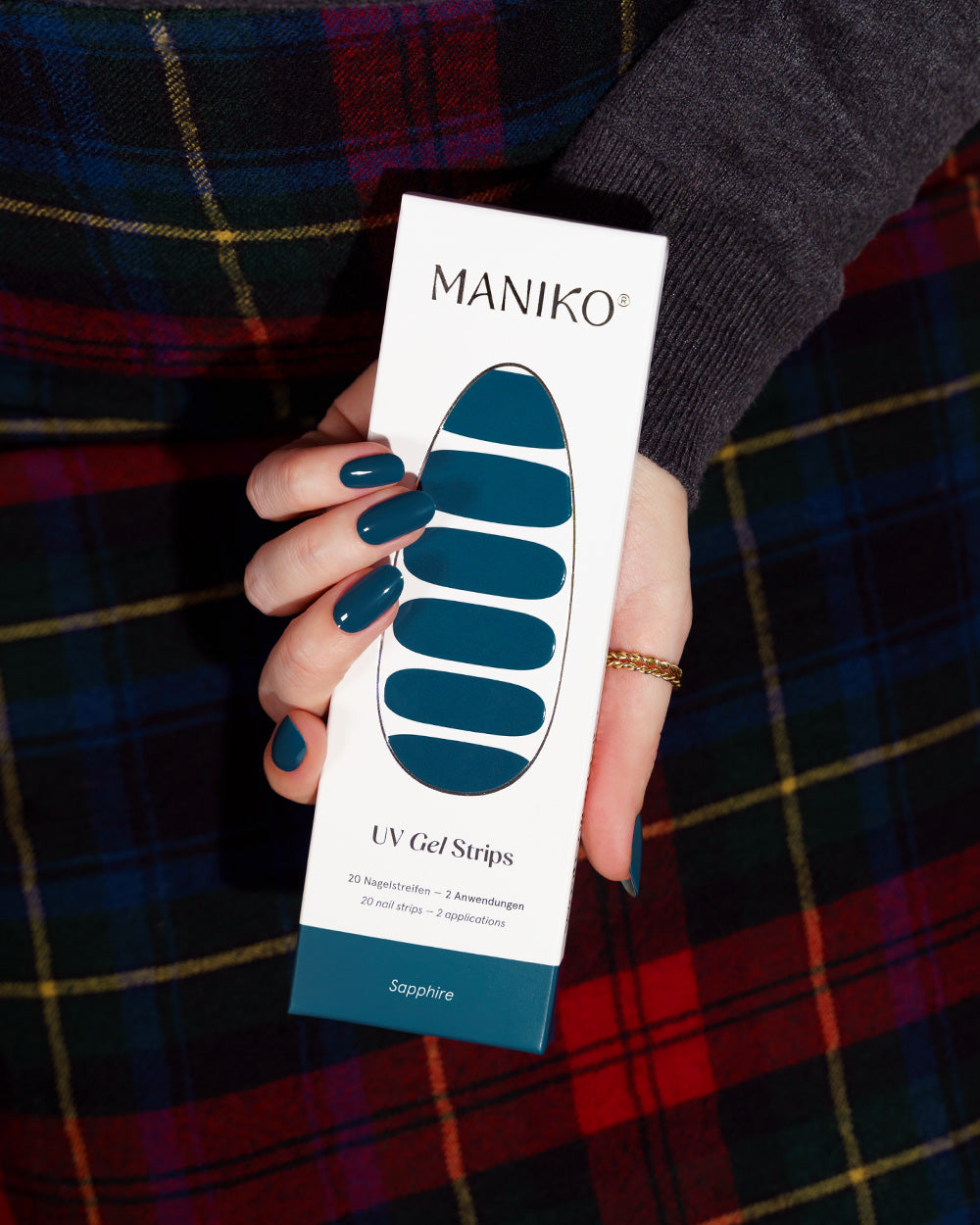 maniko-sapphire-uv-gel-strips image 5
