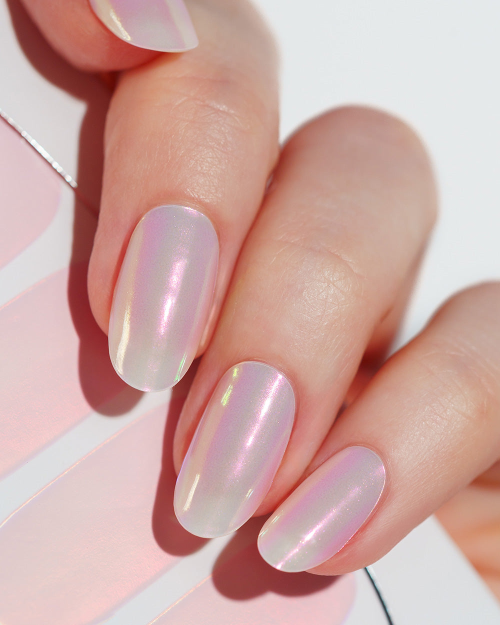 maniko-mermaid-skin-uv-gel-strips-kupfer-ros-schimmer image 2
