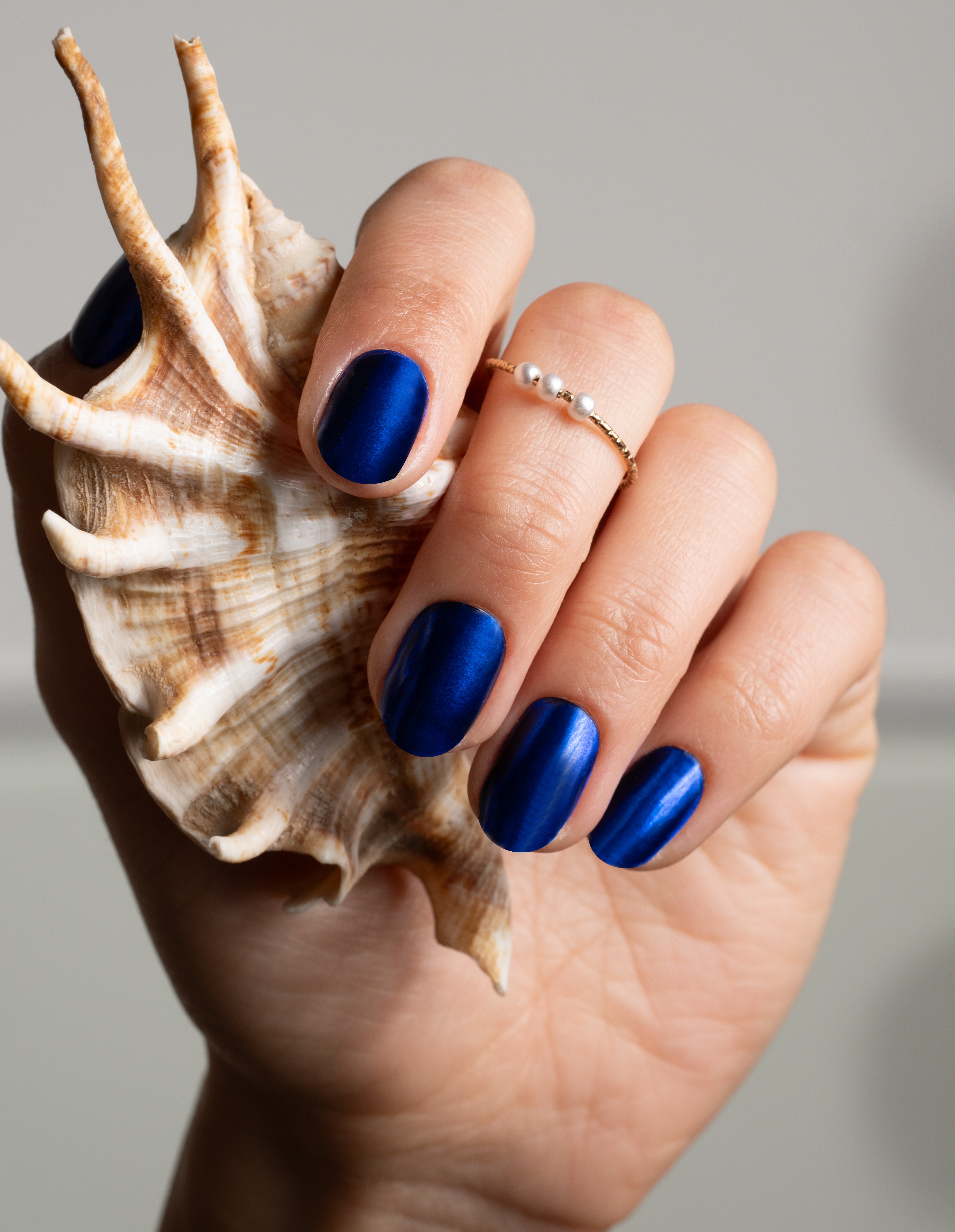 miss-sophie-chrome-blue-uv-gel-nagelfolie-metallisch-blau image 3