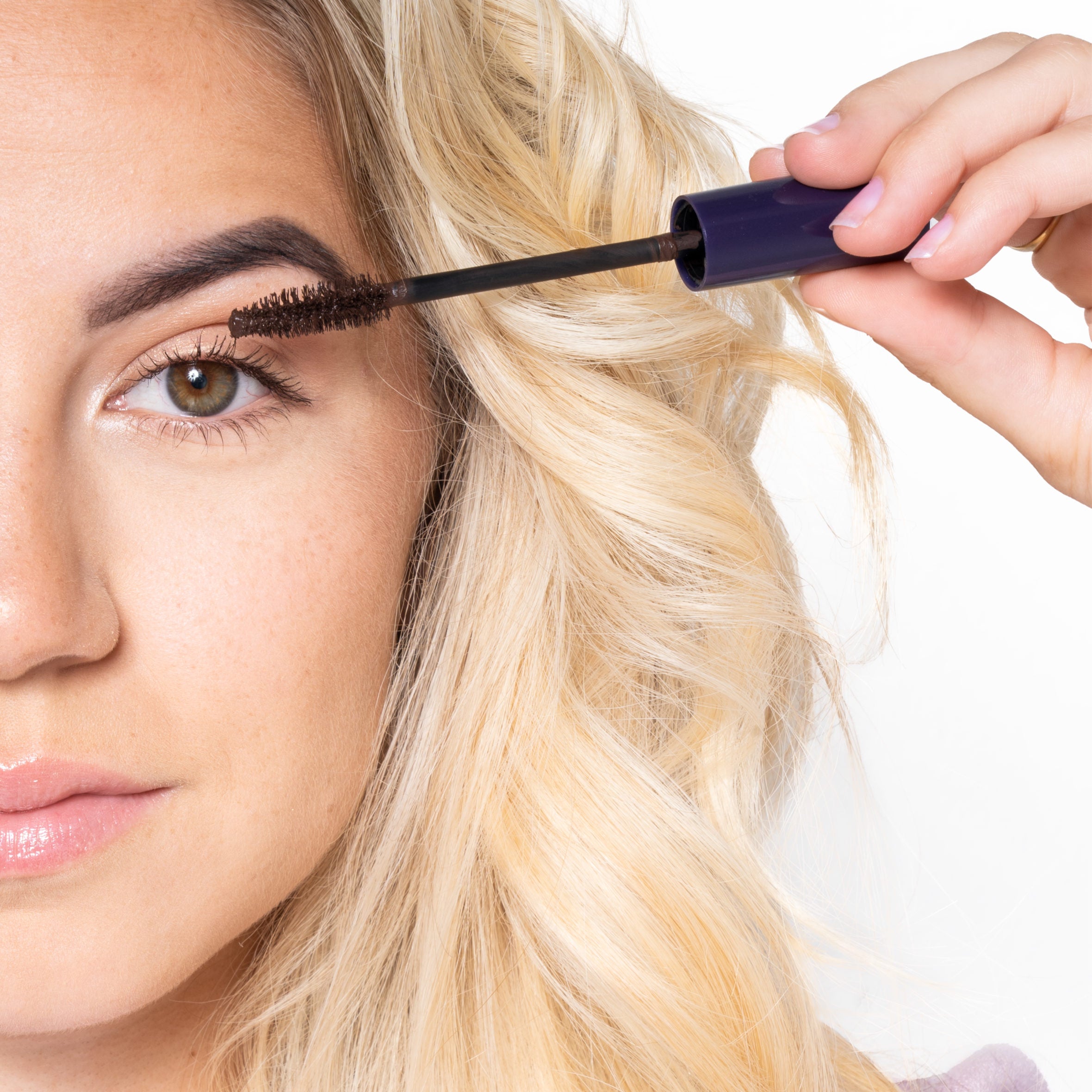 her-me-brillante-mascara-schokoladenbraun-volumen image 2