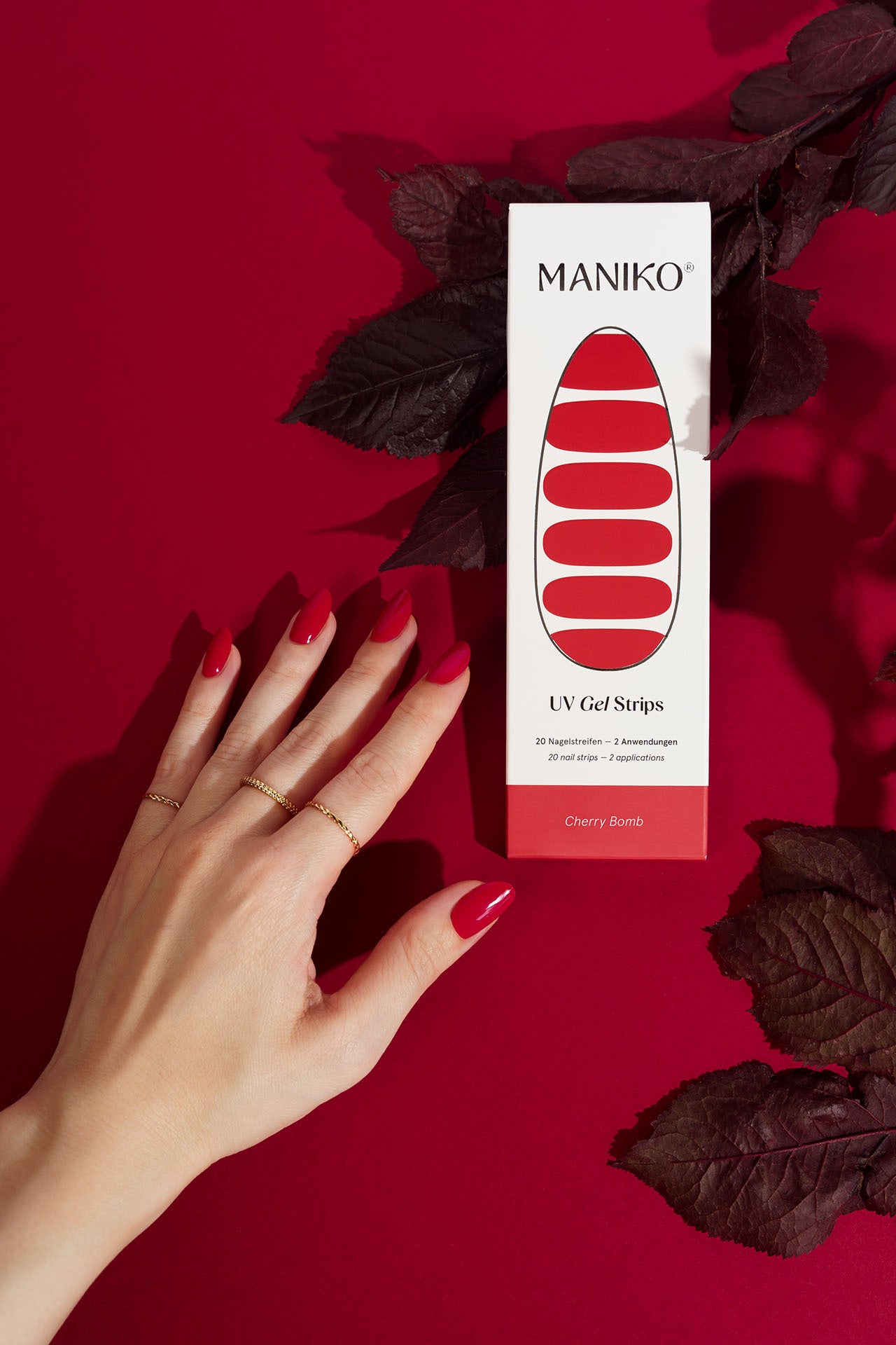 maniko-cherry-bomb-uv-gel-strips image 4