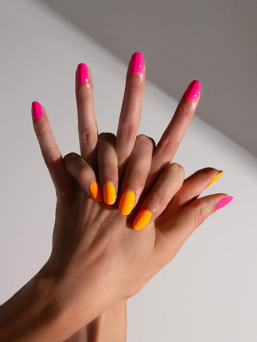 maniko-neon-pink-uv-uv-gel-strips image 5