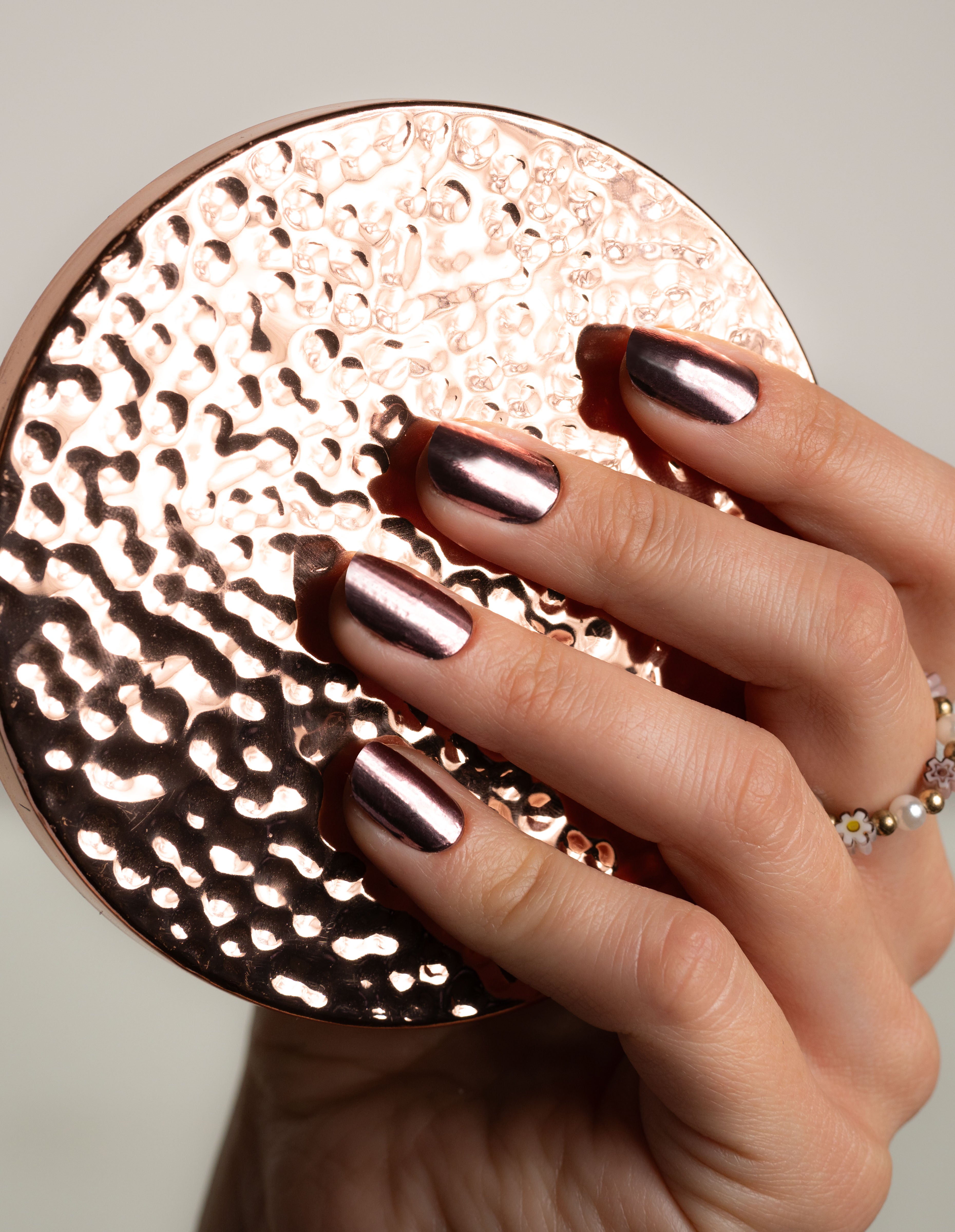 miss-sophie-chrome-copper-uv-uv-gel-nagelfolien-in-kupfer-chrome-finish image 2