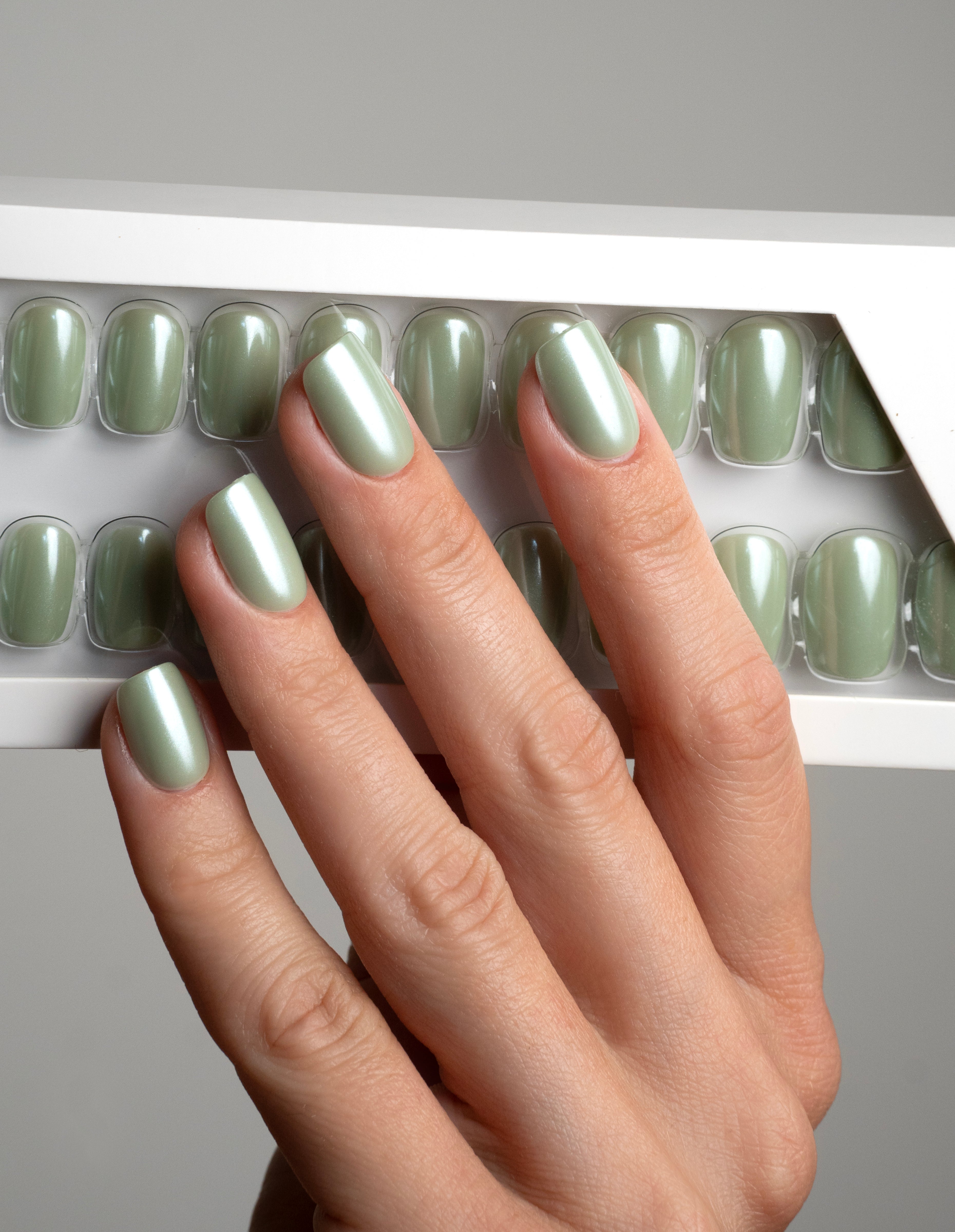 miss-sophie-matcha-chic-press-on-nails-short-square image 5