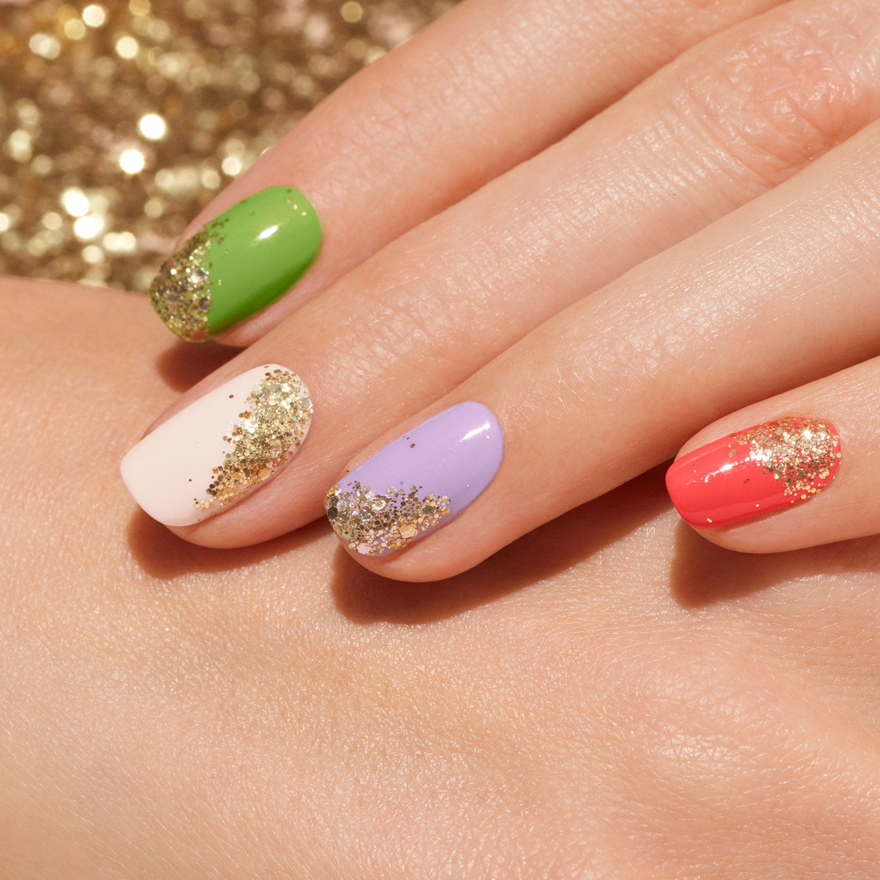 manucurist-biologisch-abbaubare-goldene-pailletten-nail-art image 2