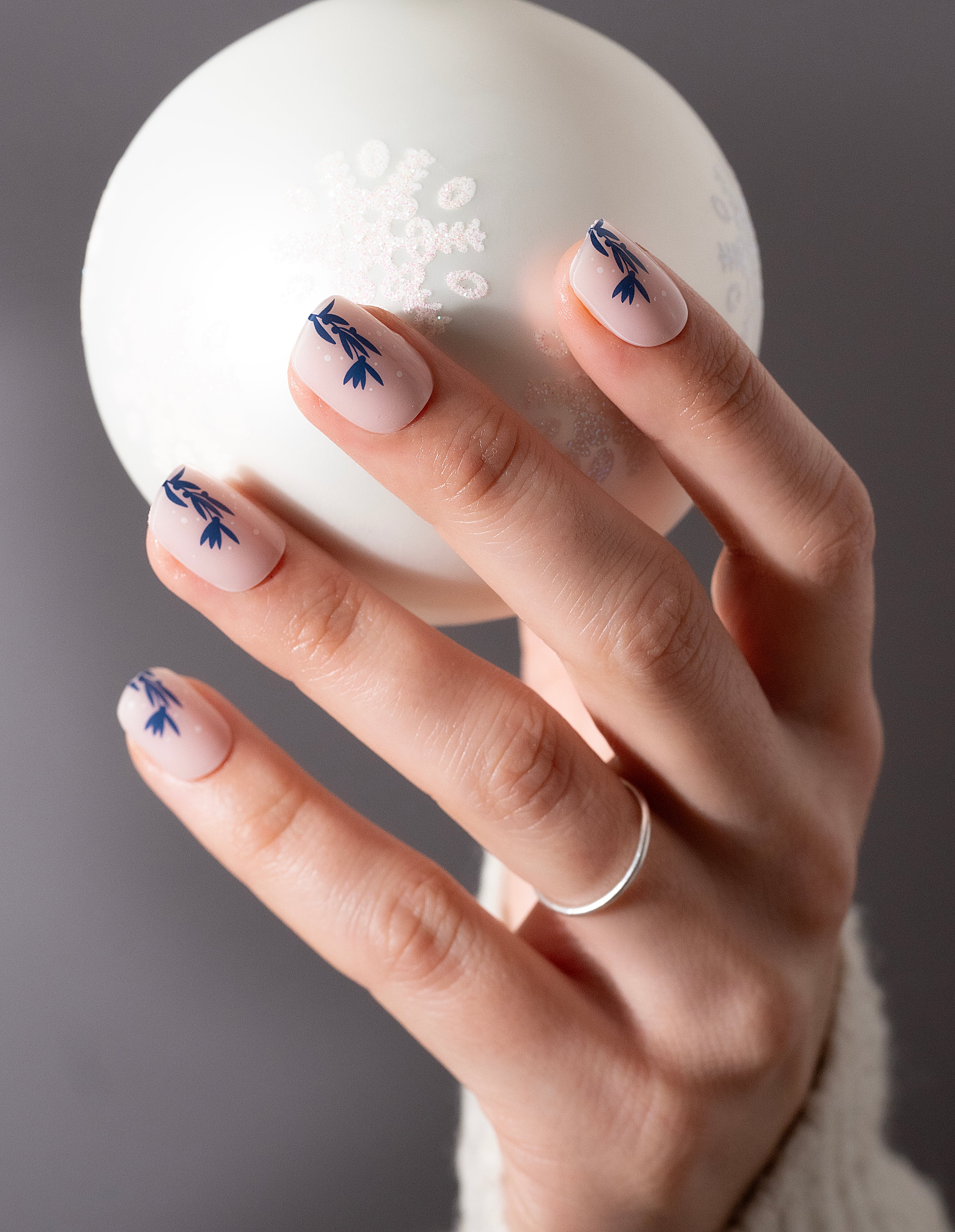 miss-sophie-snowflower-nail-wraps image 3