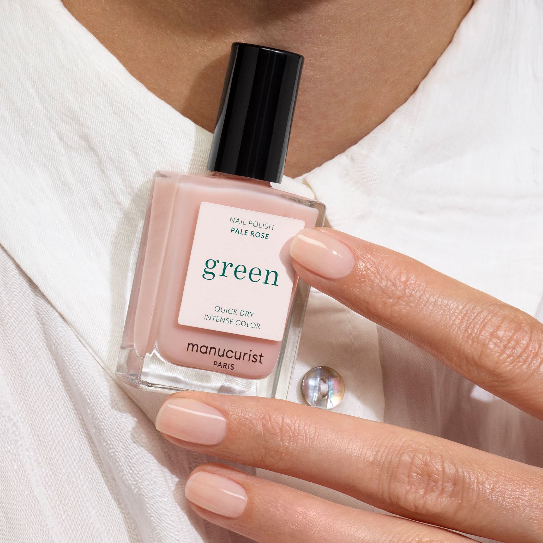 manucurist-pale-rose-green-nagellack image 4
