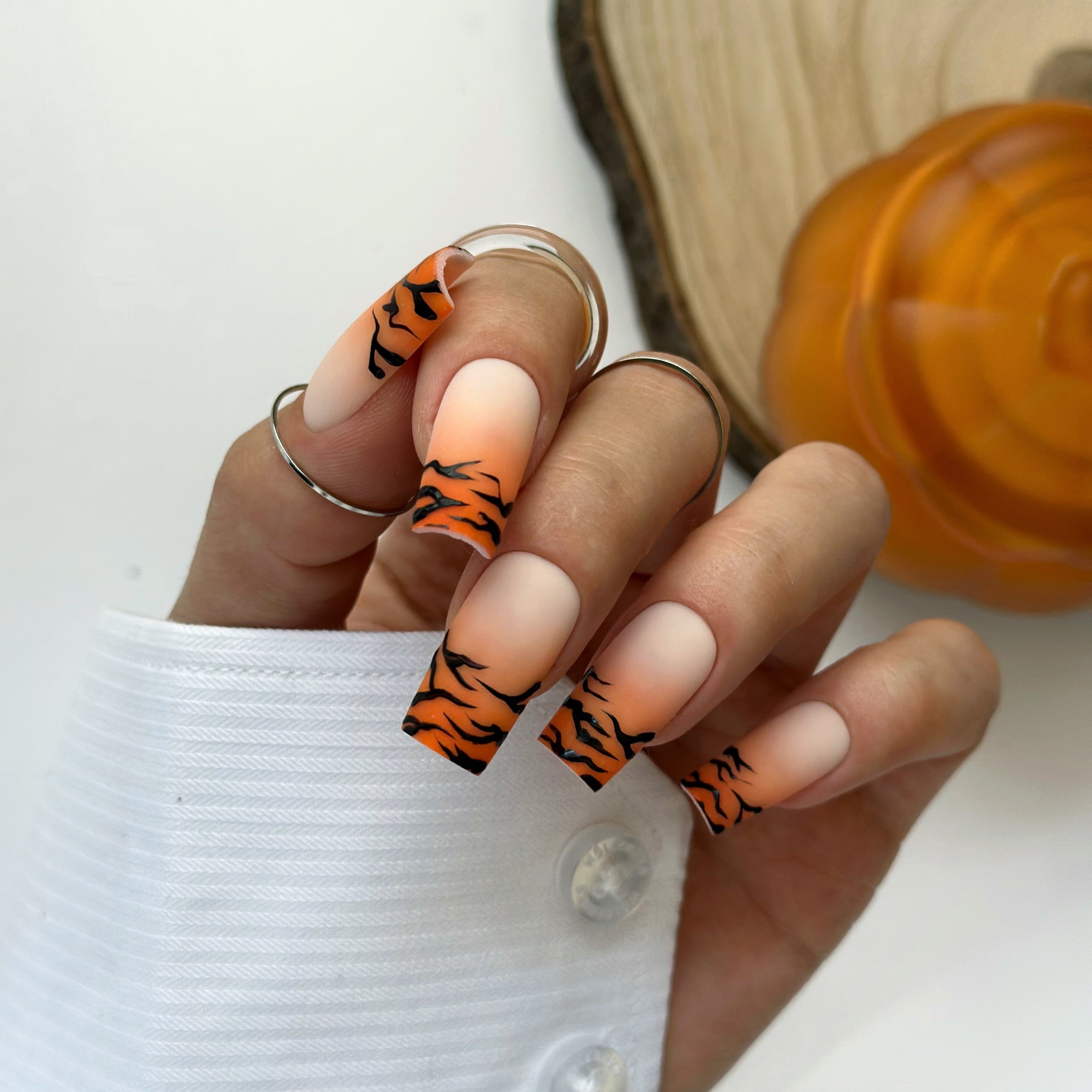 didier-lab-studios-didier-uv-nagellack-tiger-orange-8ml image 3