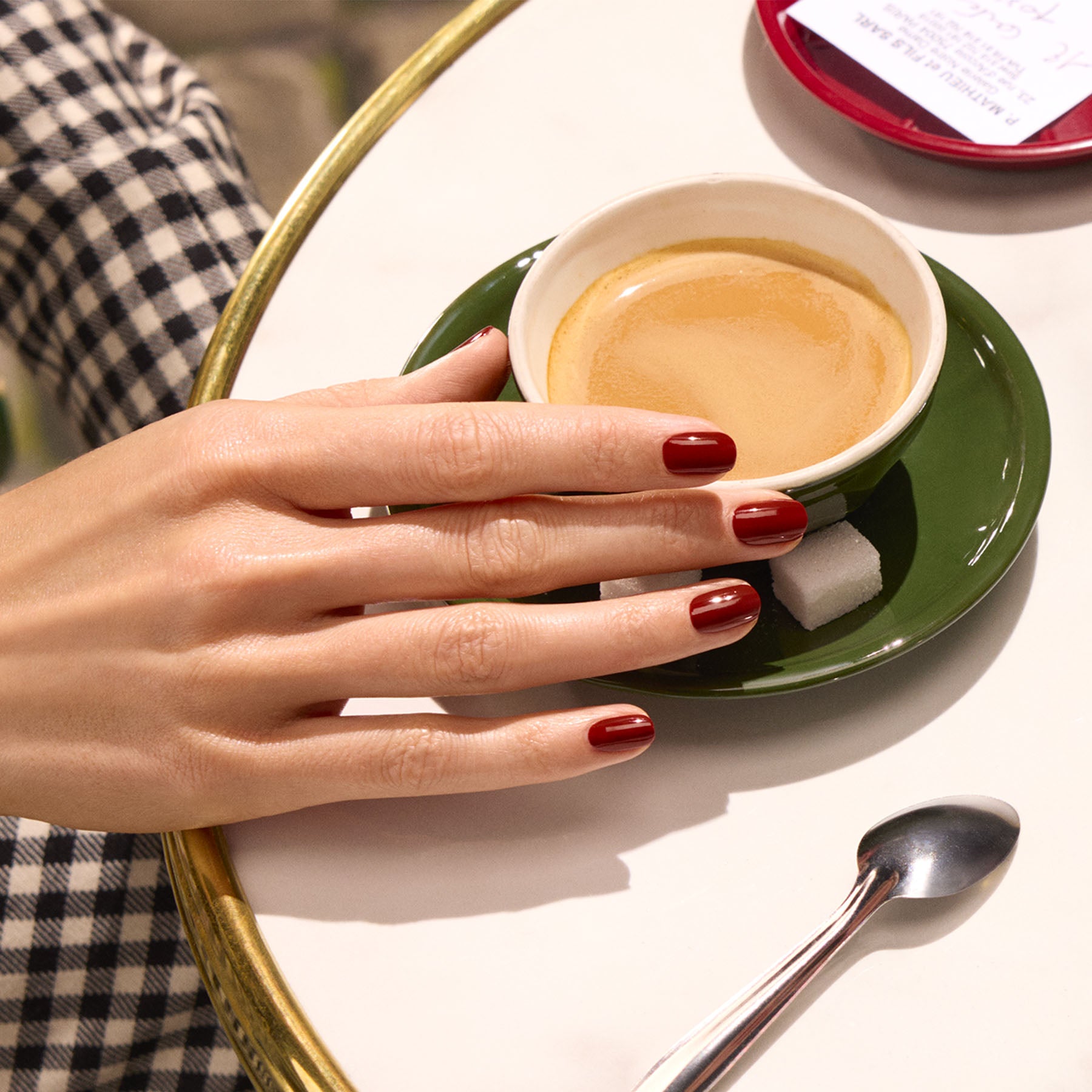 manucurist-green-boh-me-rotbraun-nagellack image 2