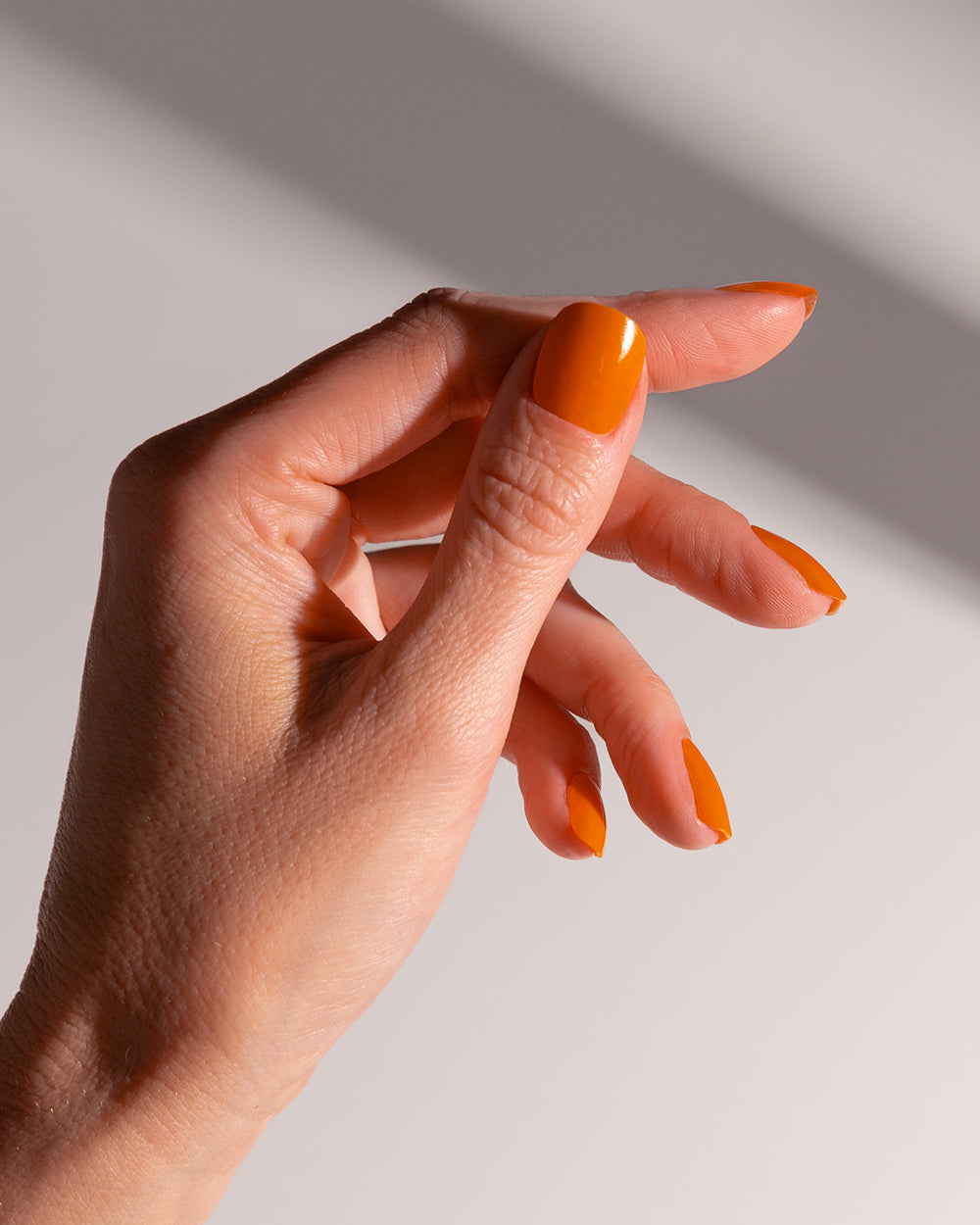 maniko-pumpkin-uv-gel-strips-warmes-orange-herbst image 3