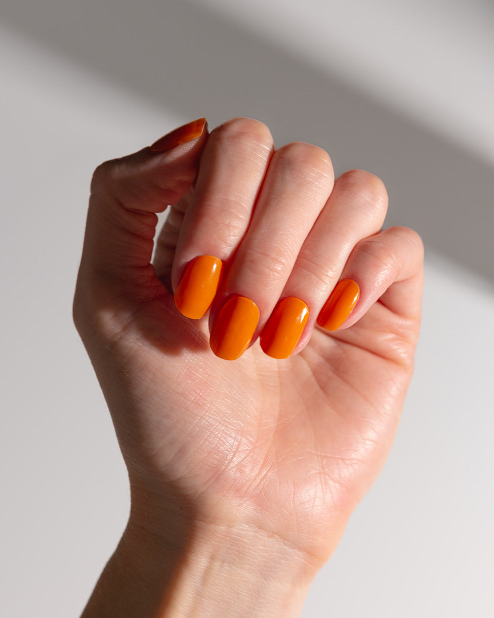 maniko-pumpkin-uv-gel-strips-warmes-orange-herbst image 4