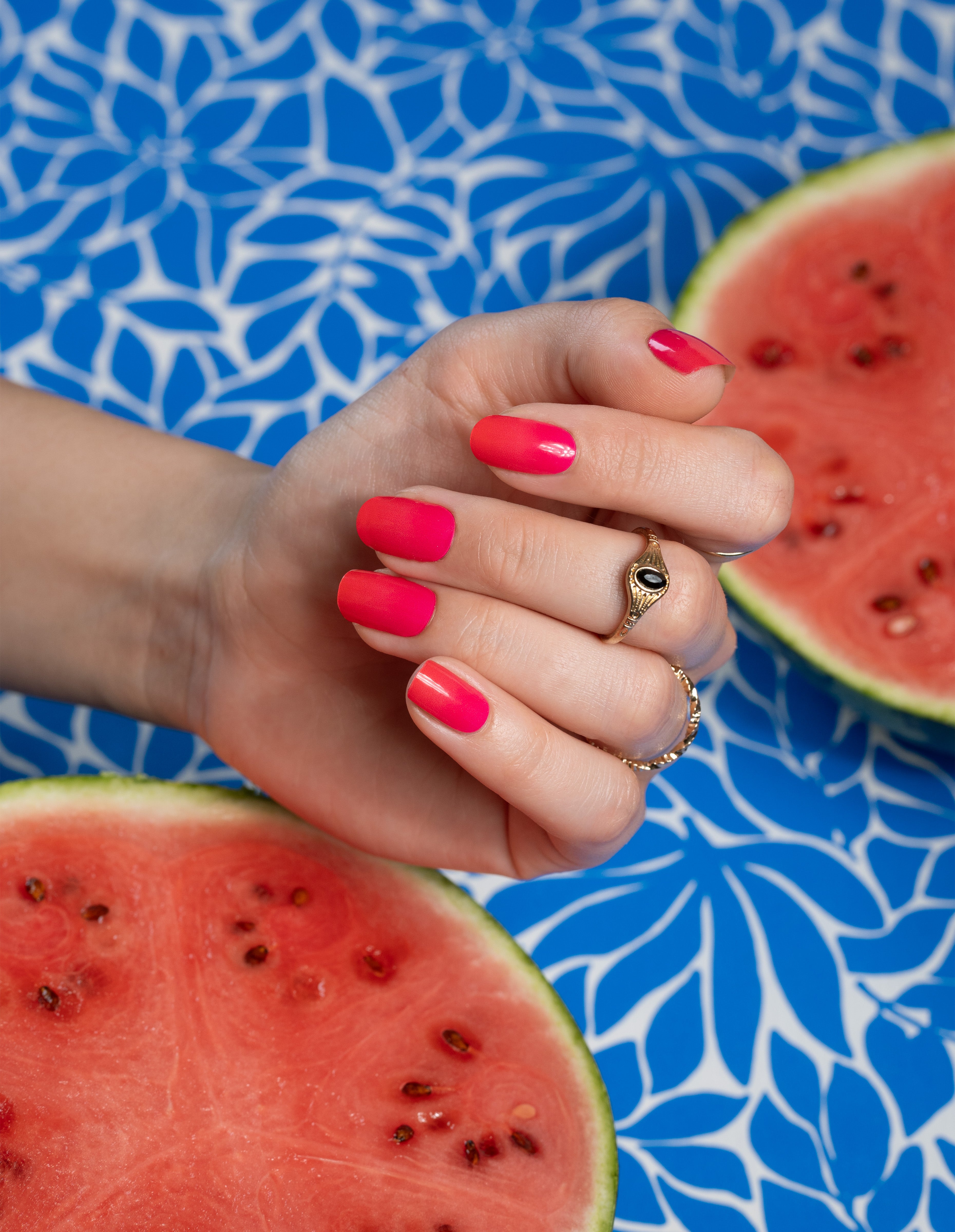 miss-sophie-magic-sunset-nagelfolie-rot-pink-colorblocking image 4