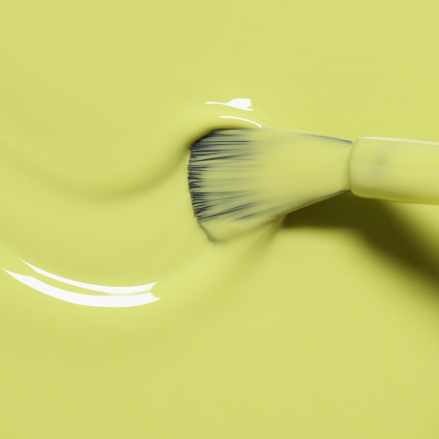 manucurist-green-flash-lime-gel-nagellack-anisgr-n-mit-gelb image 4