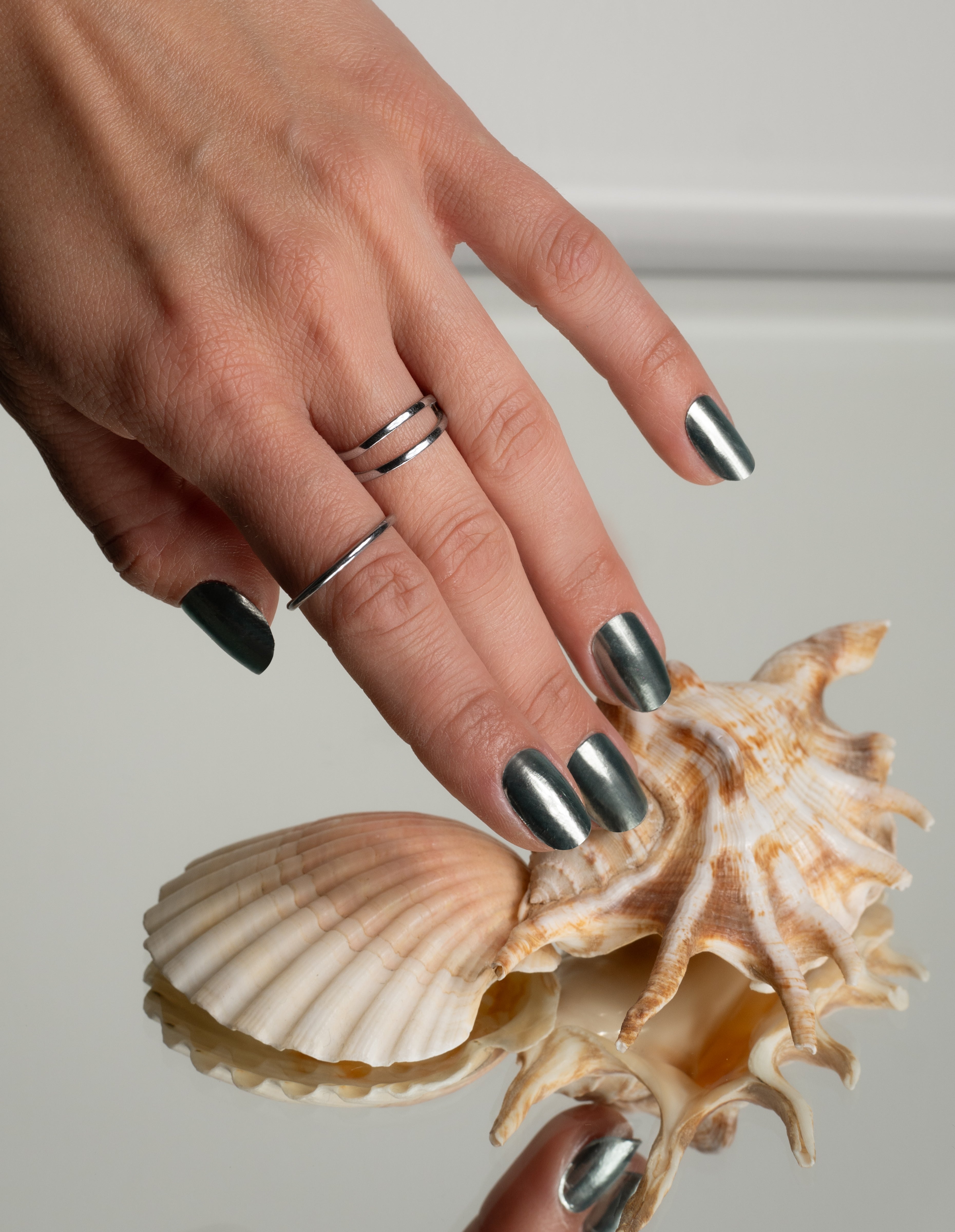 miss-sophie-chrome-silver-uv-gel-wraps image 4