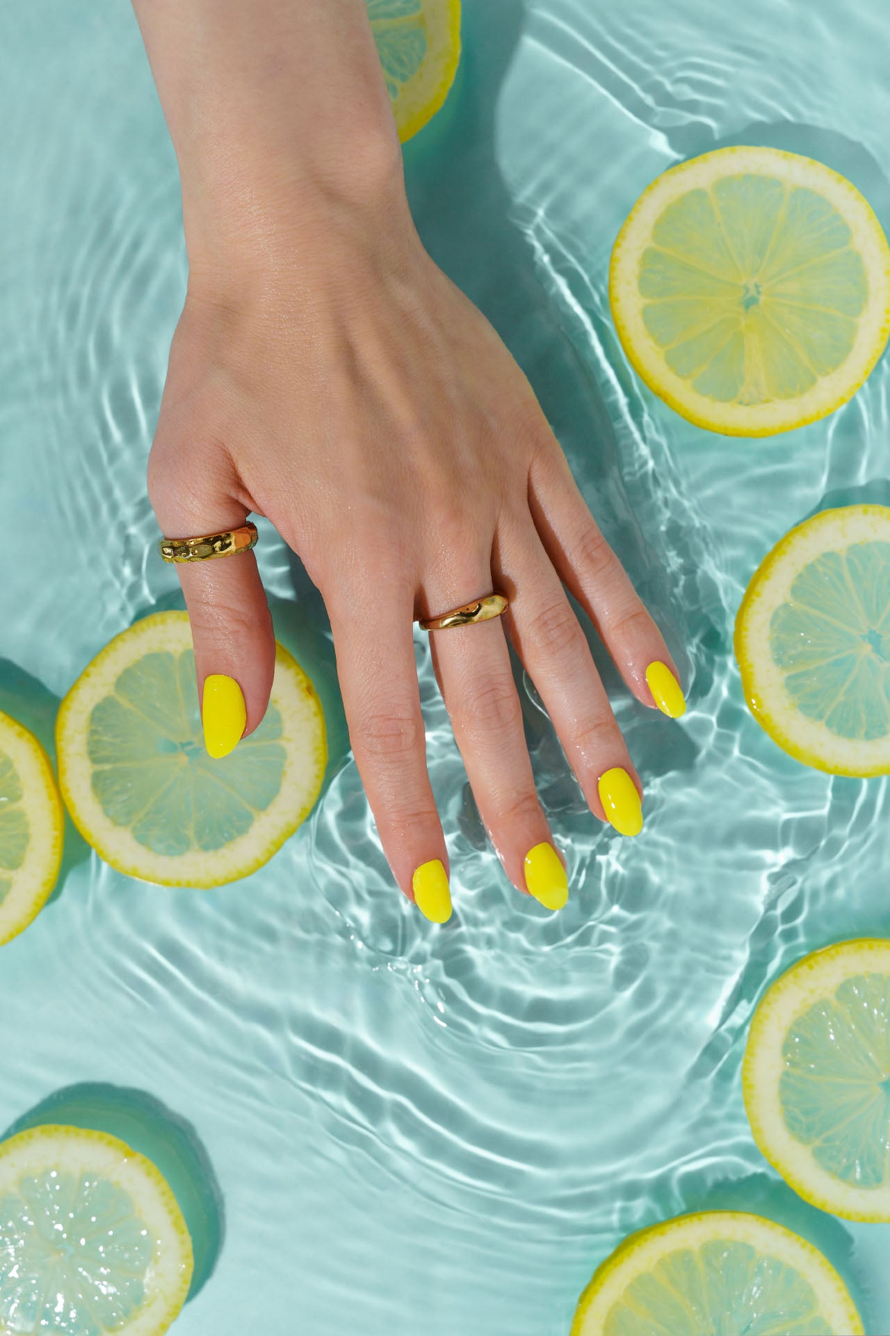 maniko-neon-lemon-uv-gel-strips image 2