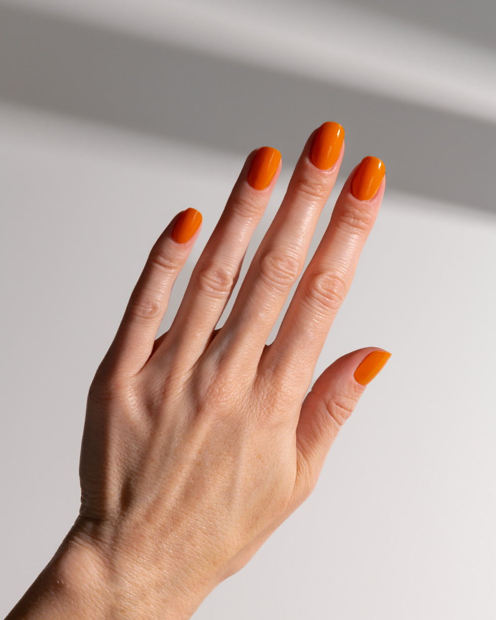 maniko-pumpkin-uv-gel-strips-warmes-orange-herbst image 2
