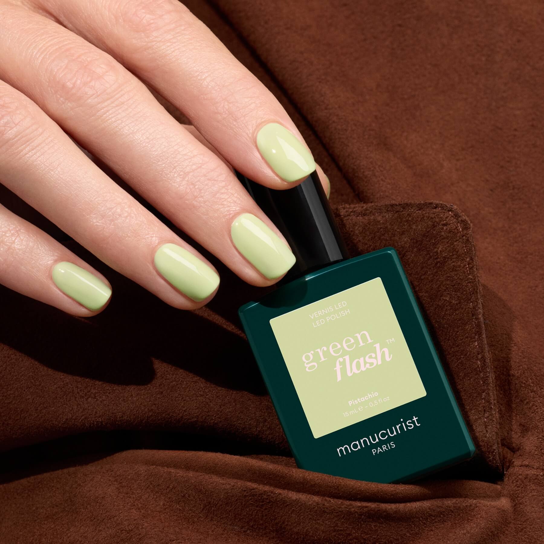 manucurist-green-flash-pistachio-semipermanent-gel-nagellack-hellgr-n image 3