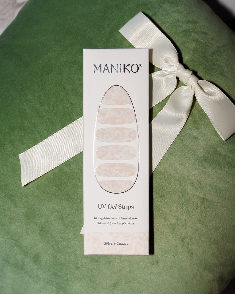 maniko-glittery-clouds-uv-uv-gel-strips-manik-re-semi-transparent image 5