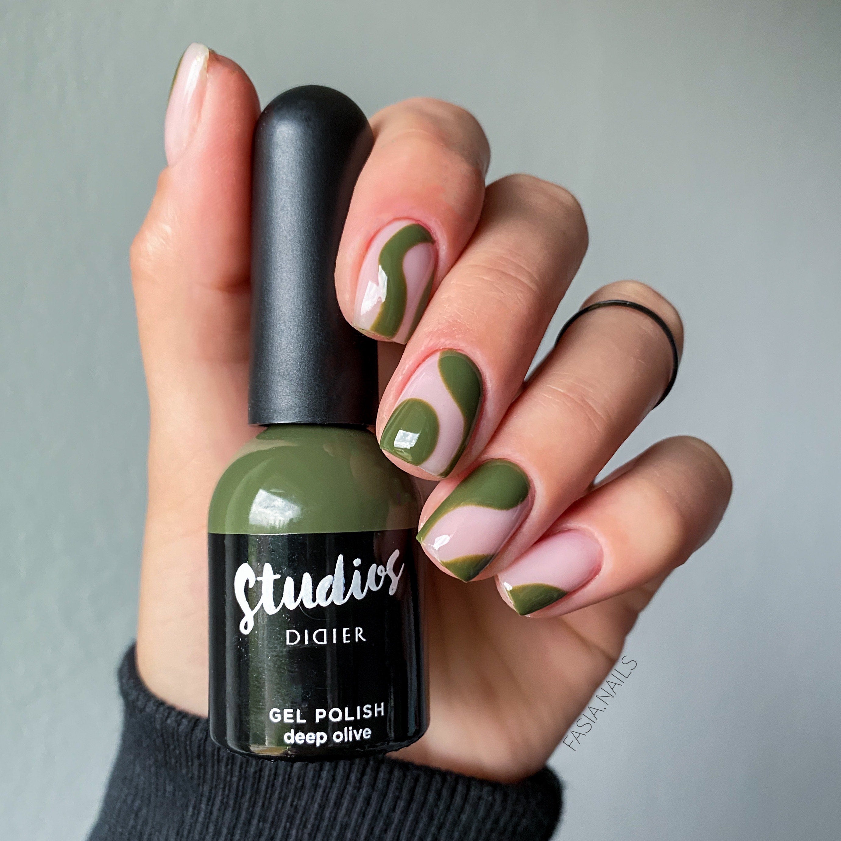 didier-lab-studios-didier-deep-olive-uv-nagellack-hema-tpo-frei-8ml image 7