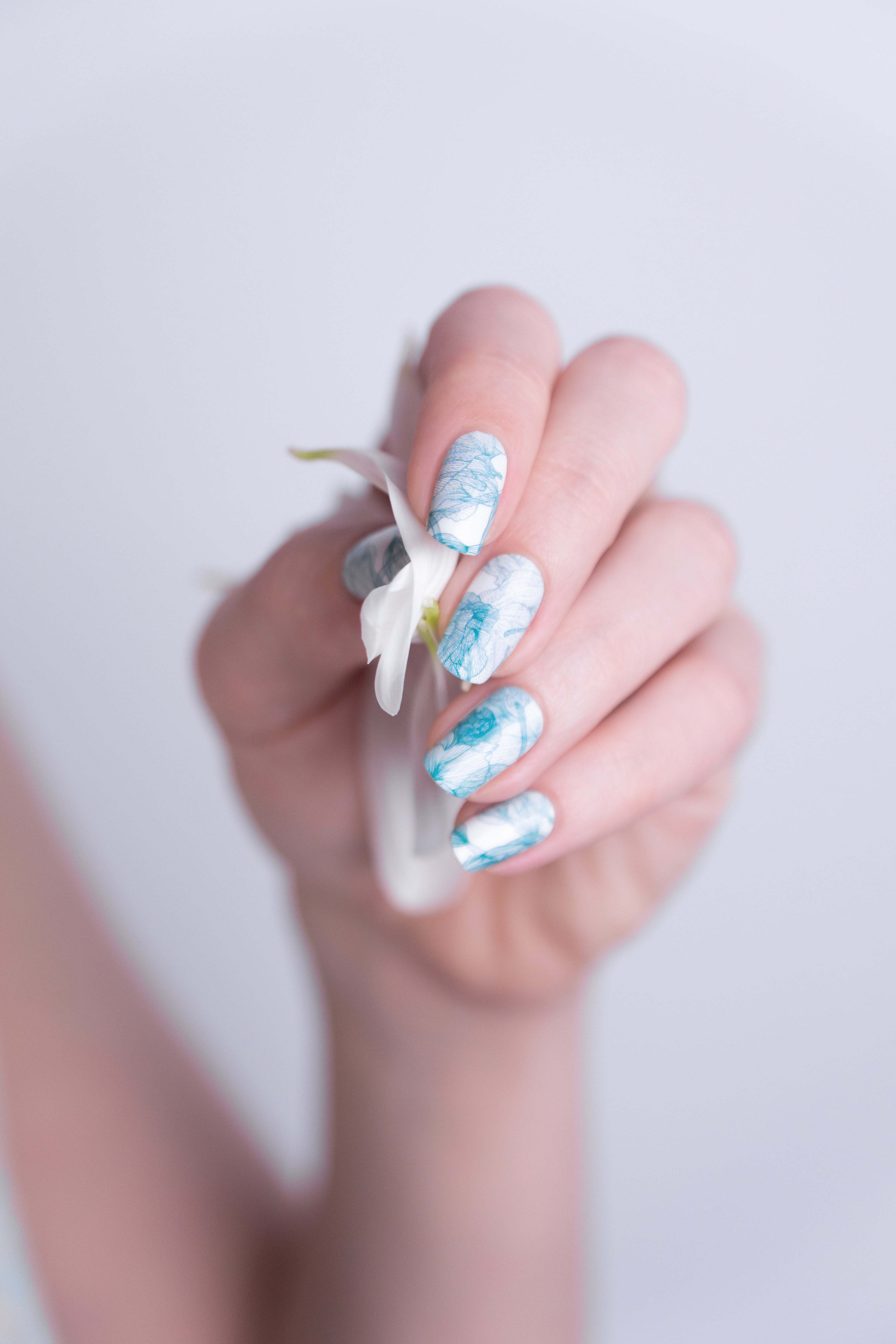 miss-sophie-ocean-blush-uv-gel-wraps-aqua-blumen-vintage image 2