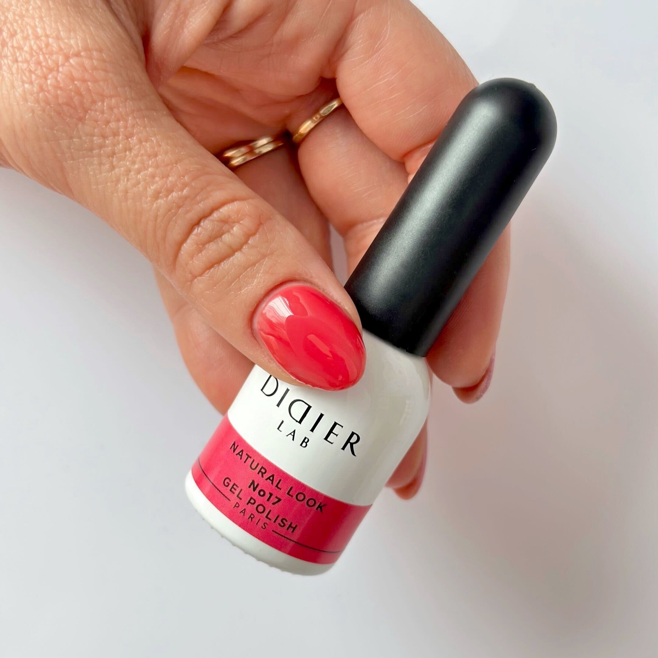 didier-lab-natural-look-uv-nagellack-no-17-kirschrot-10-ml image 3
