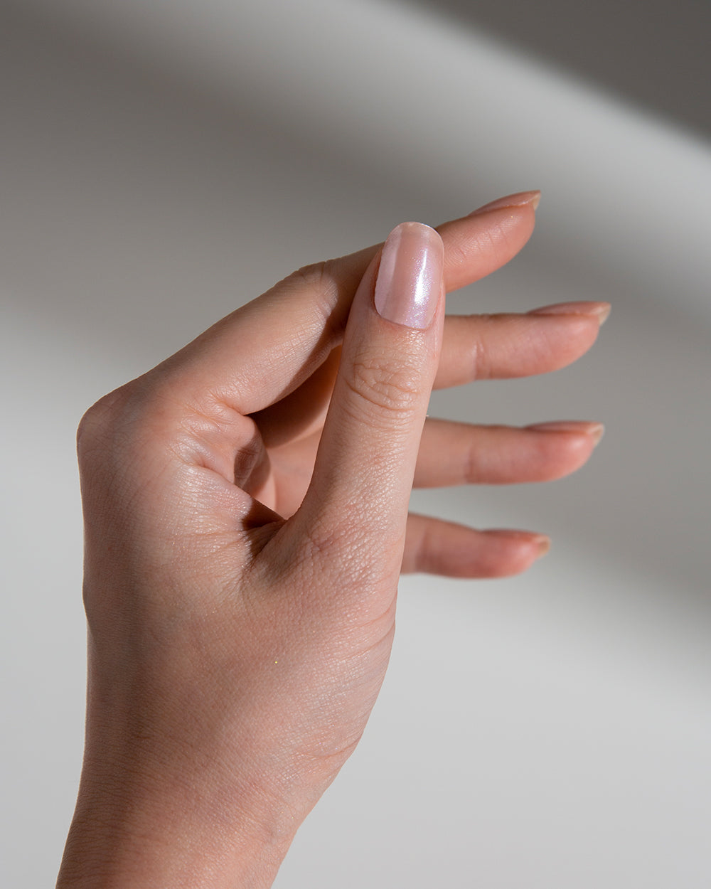 maniko-glazed-strawberry-uv-uv-gel-strips-pearl-chrome image 3
