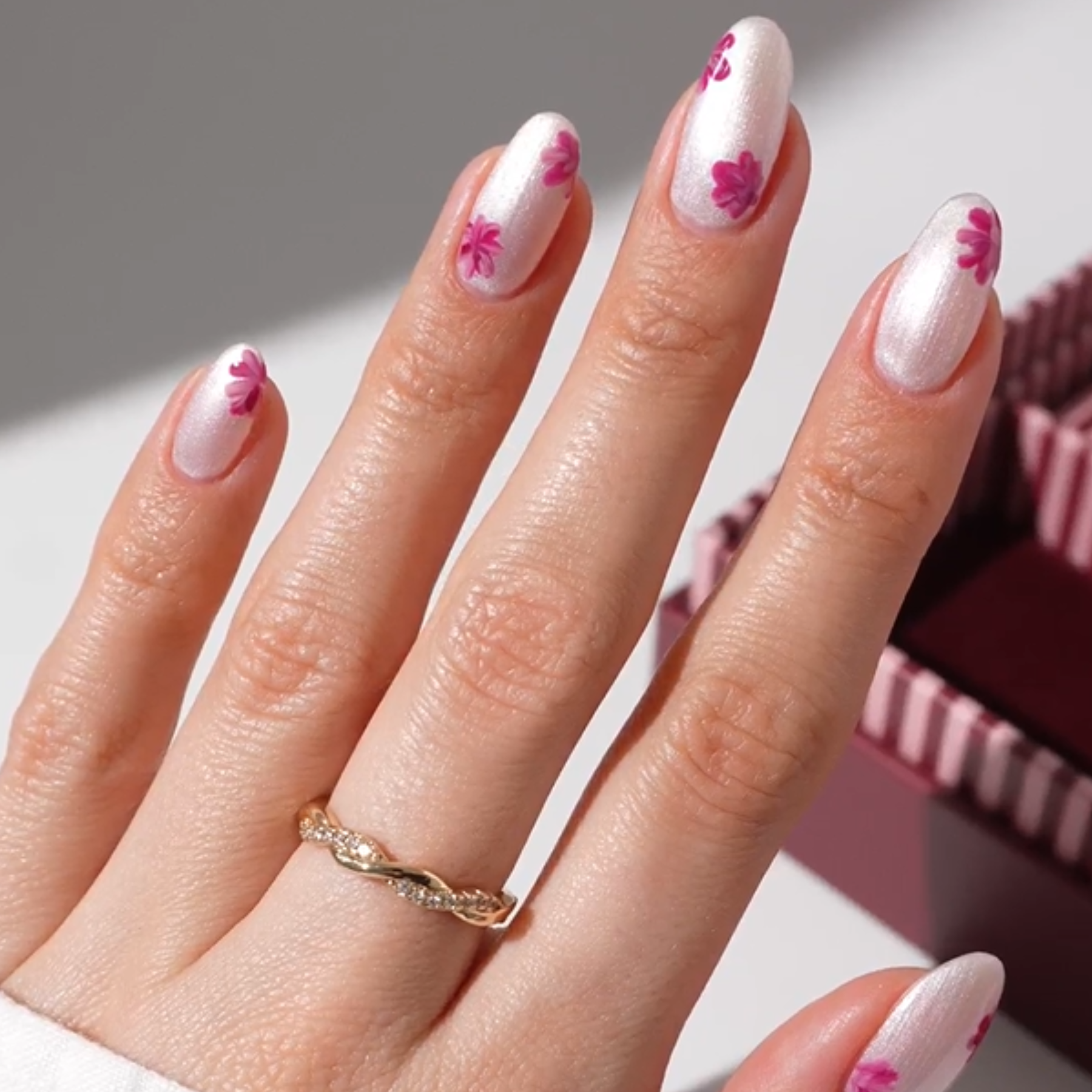 pink-gellac-492-ivory-pearl-gel-nagellack-elfenbein-metallic image 4