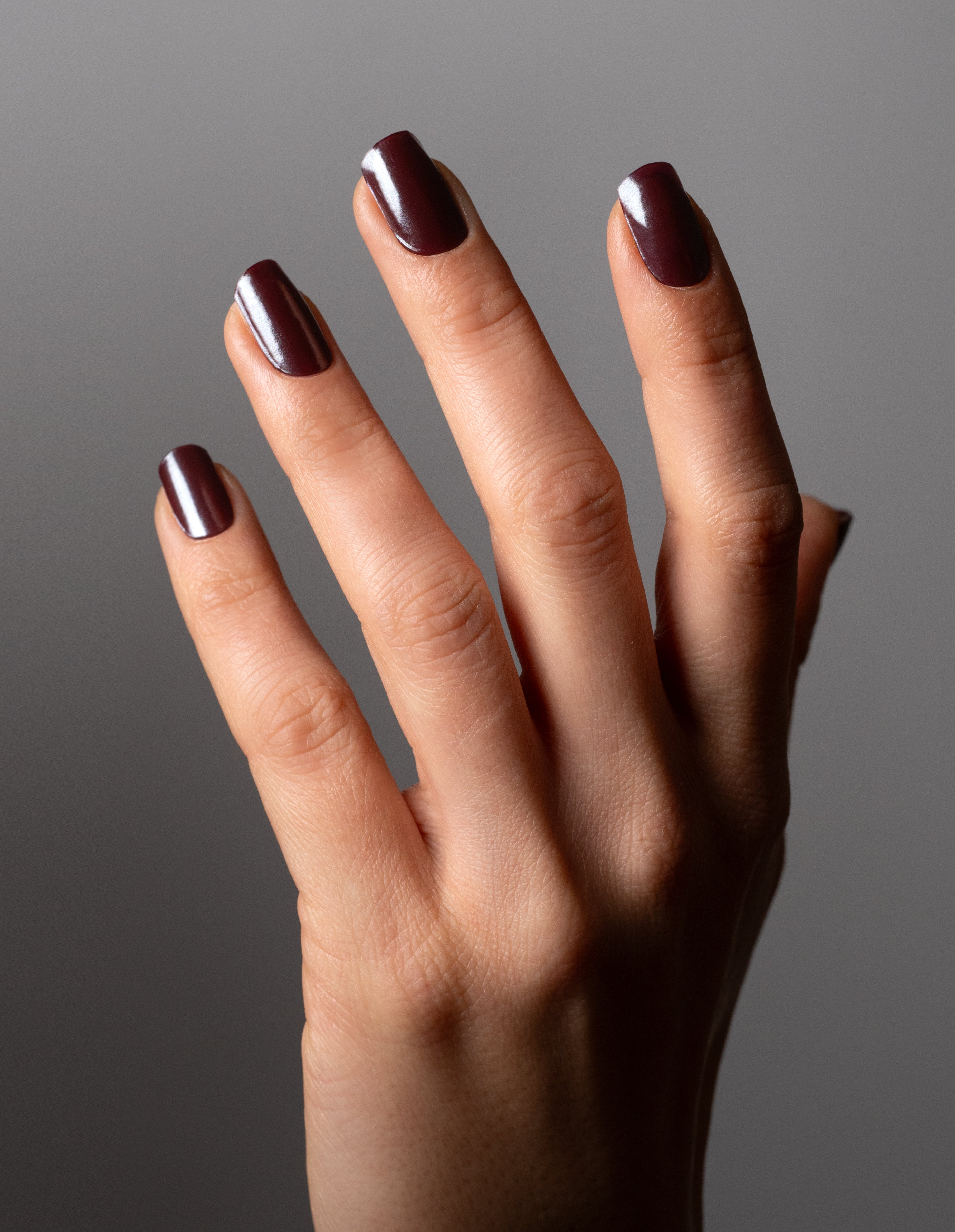 miss-sophie-dark-cherry-nagelfolien-dunkelrot-pearl image 2