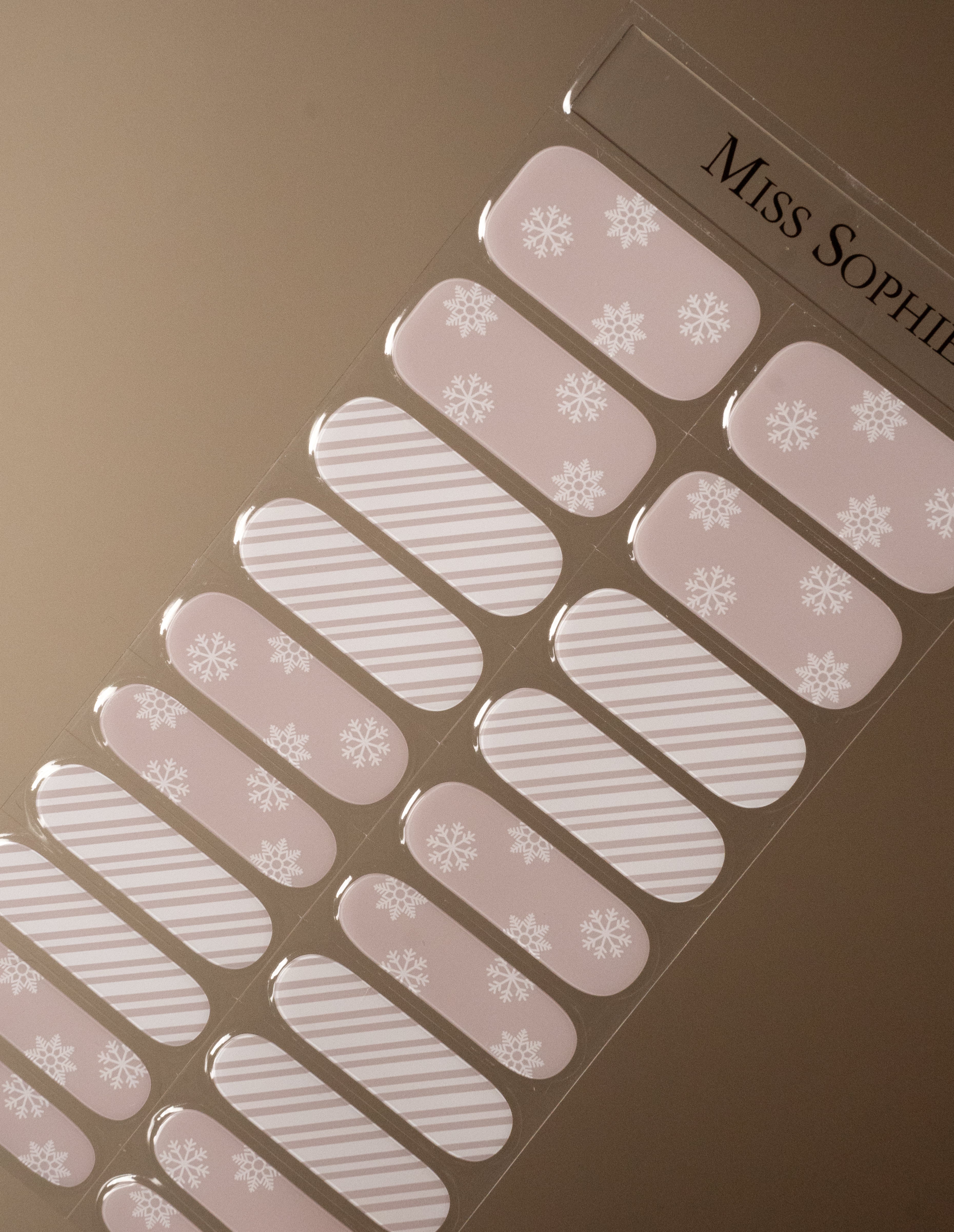 miss-sophie-frosted-pink-uv-gel-nagelfolien-zartrosa-eiskristall image 3
